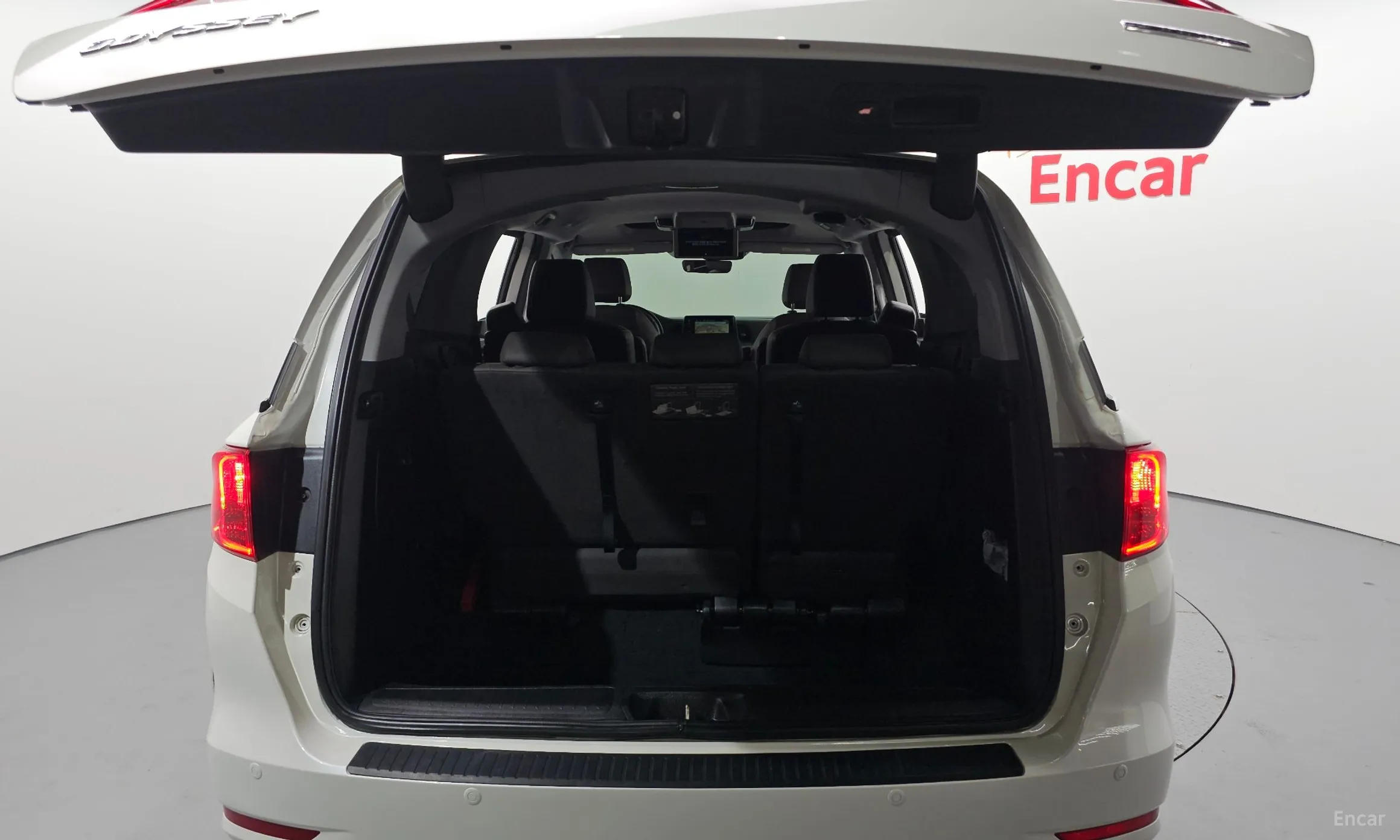 Honda Odyssey превью 20