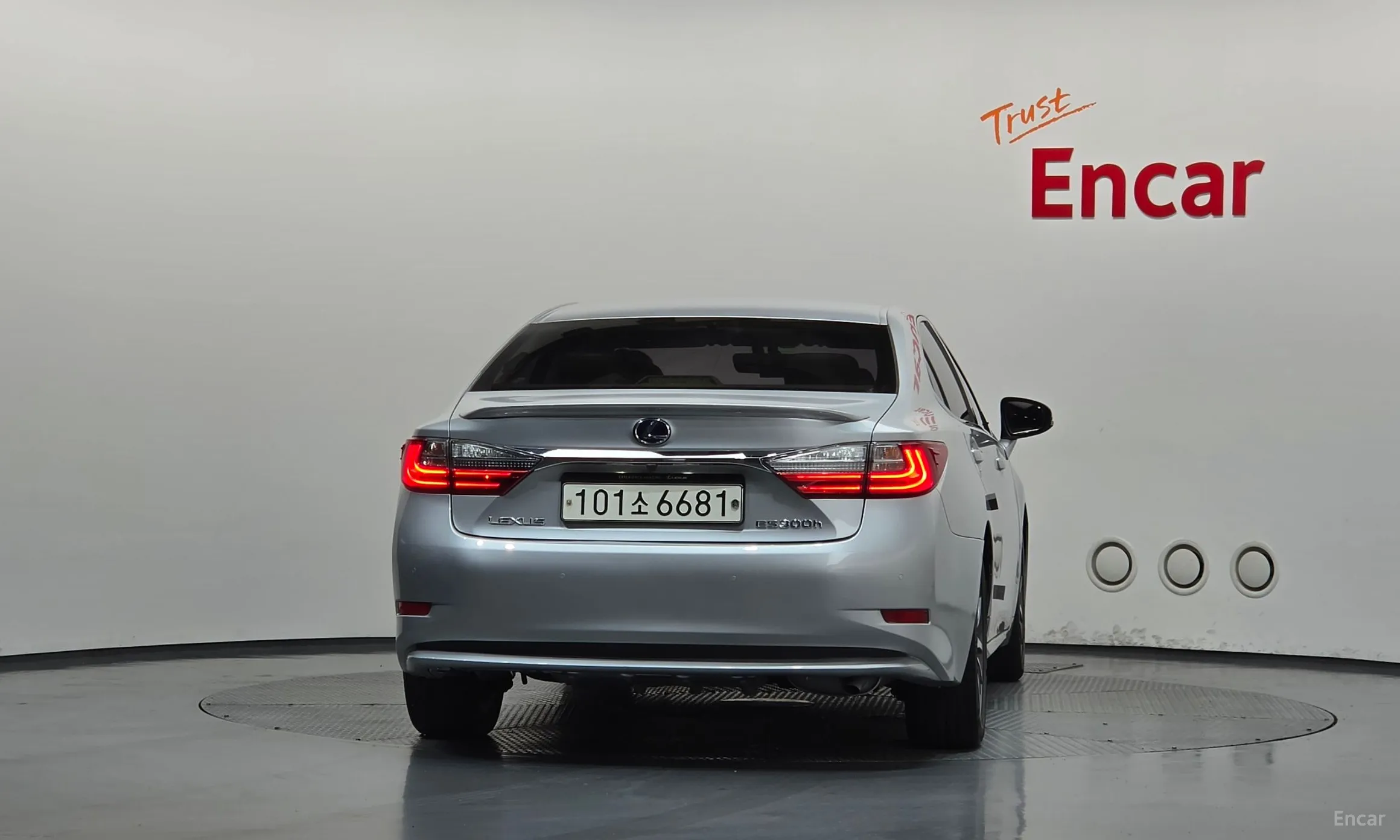 Lexus New ES300h превью 4