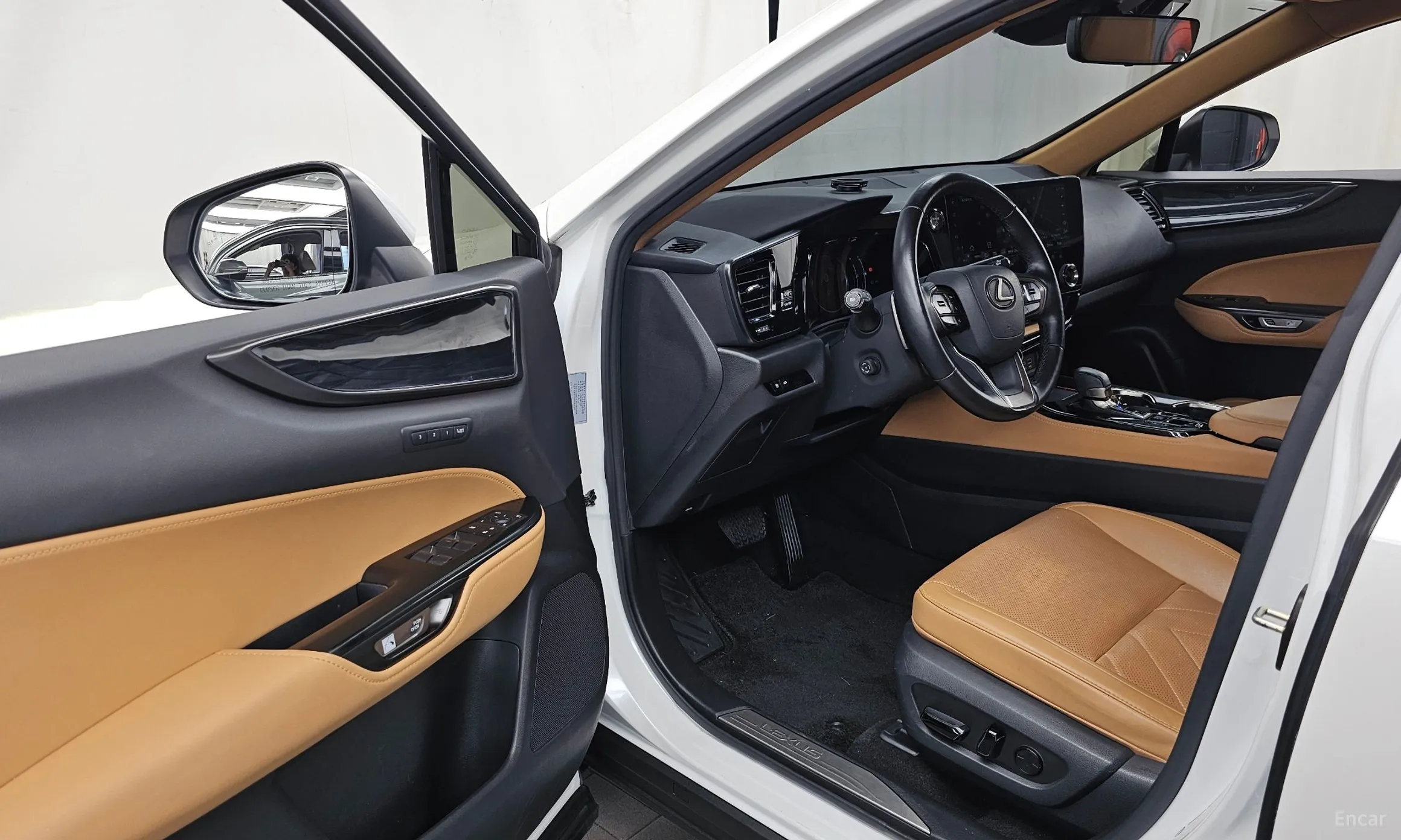Lexus NX350h Gen 2 превью 10