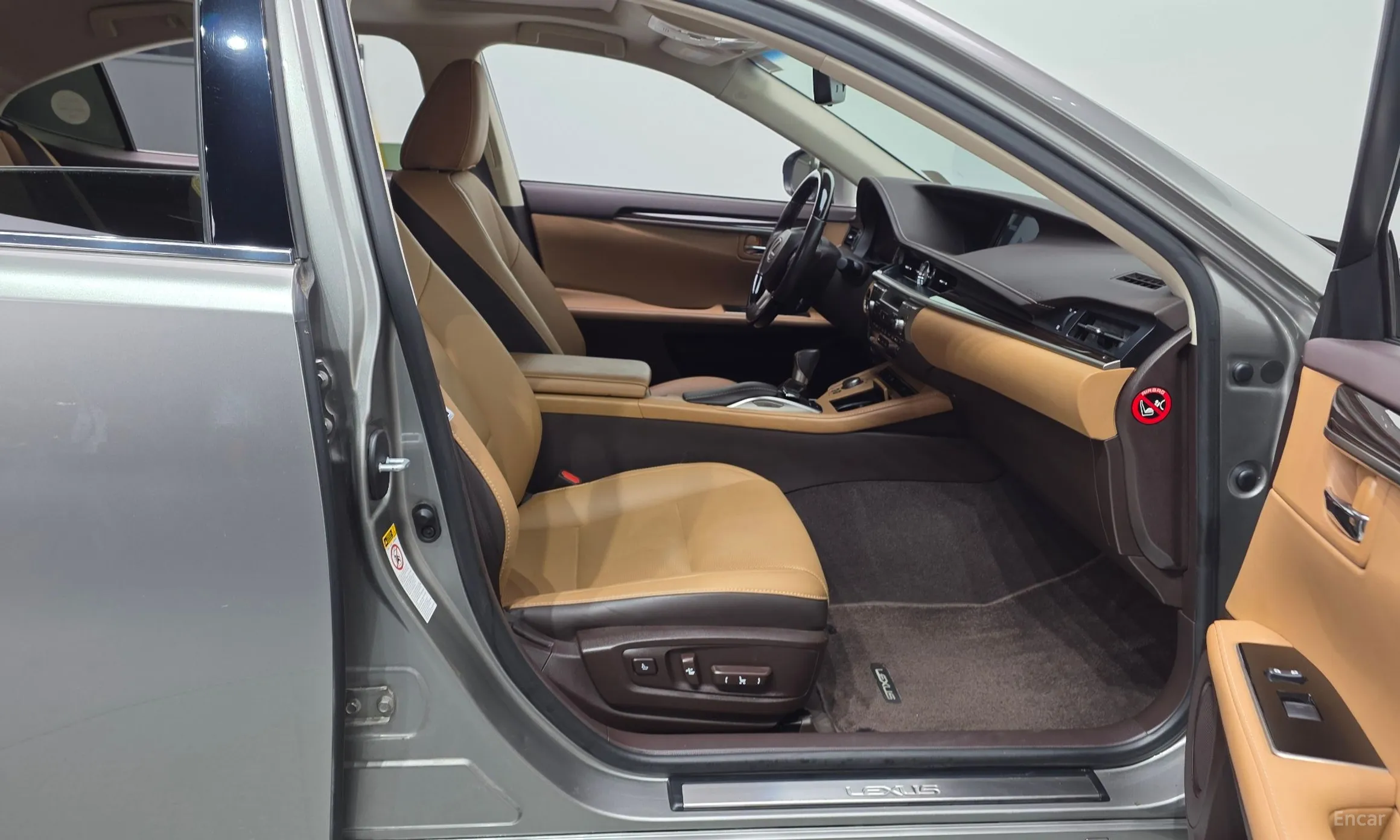 Lexus New ES300h превью 11