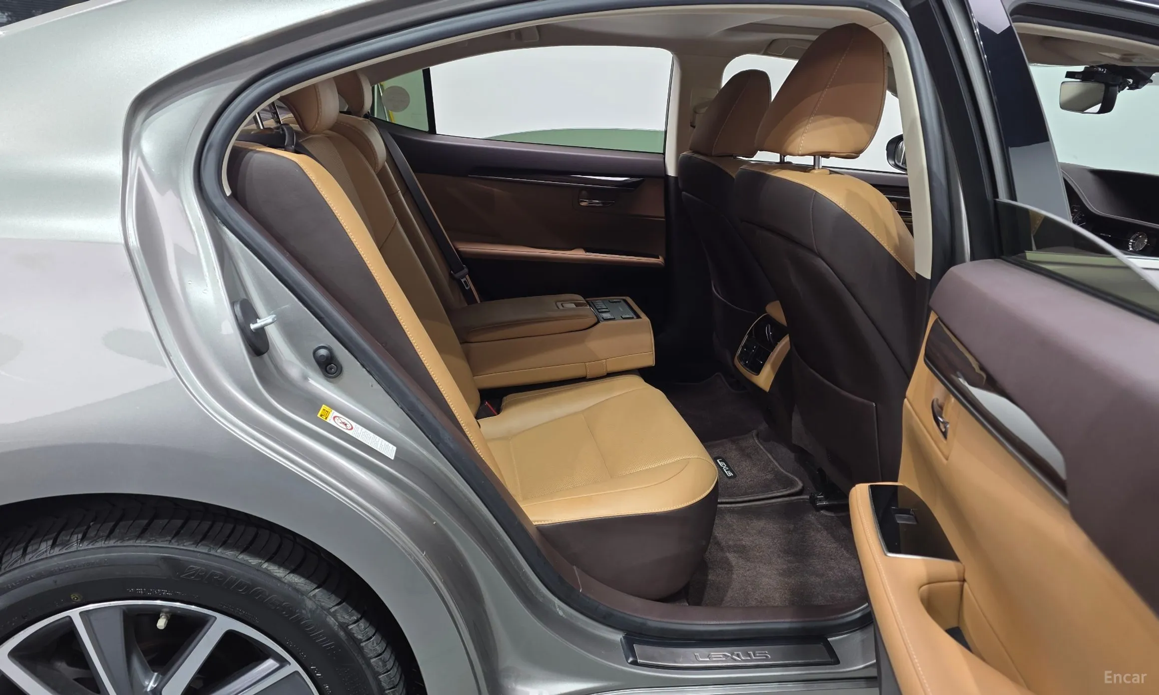 Lexus New ES300h превью 12