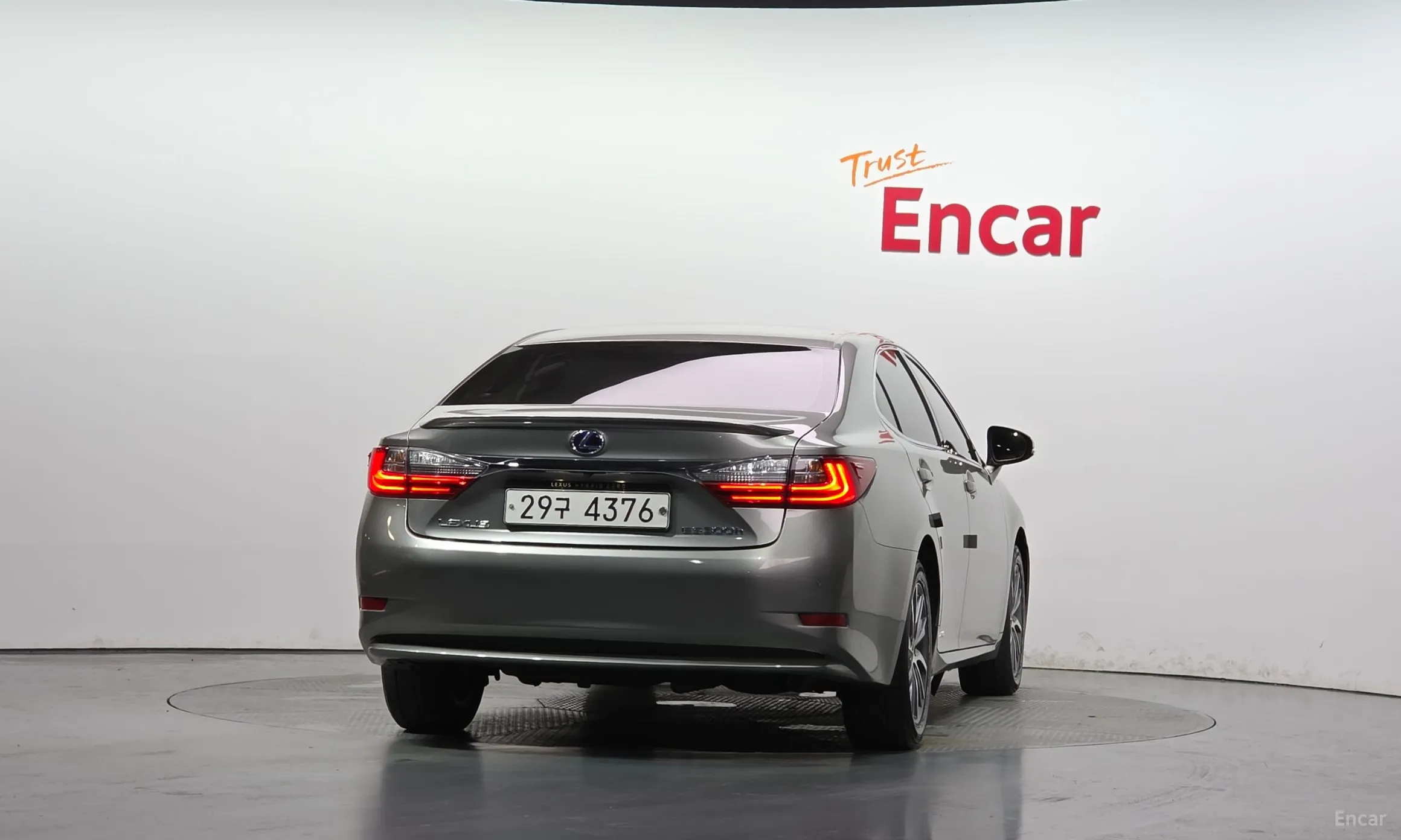 Lexus New ES300h превью 4