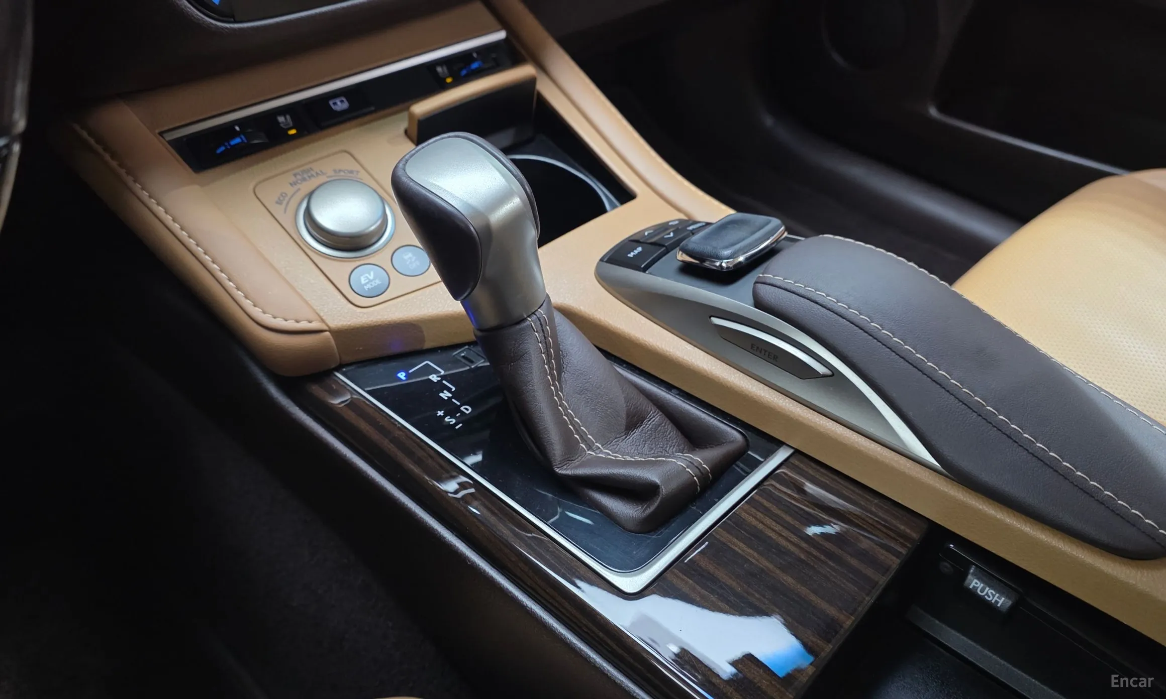 Lexus New ES300h превью 9