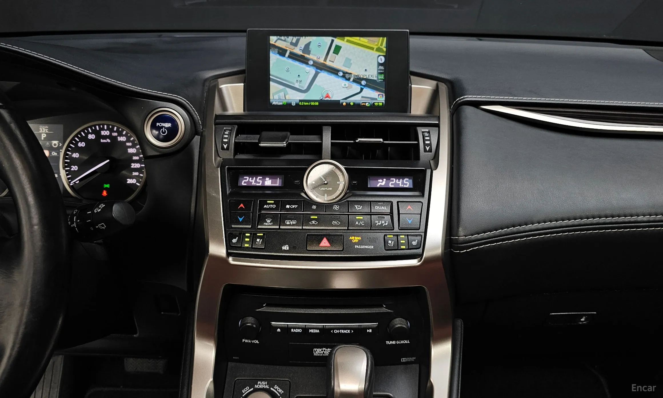 Lexus NX300h превью 14