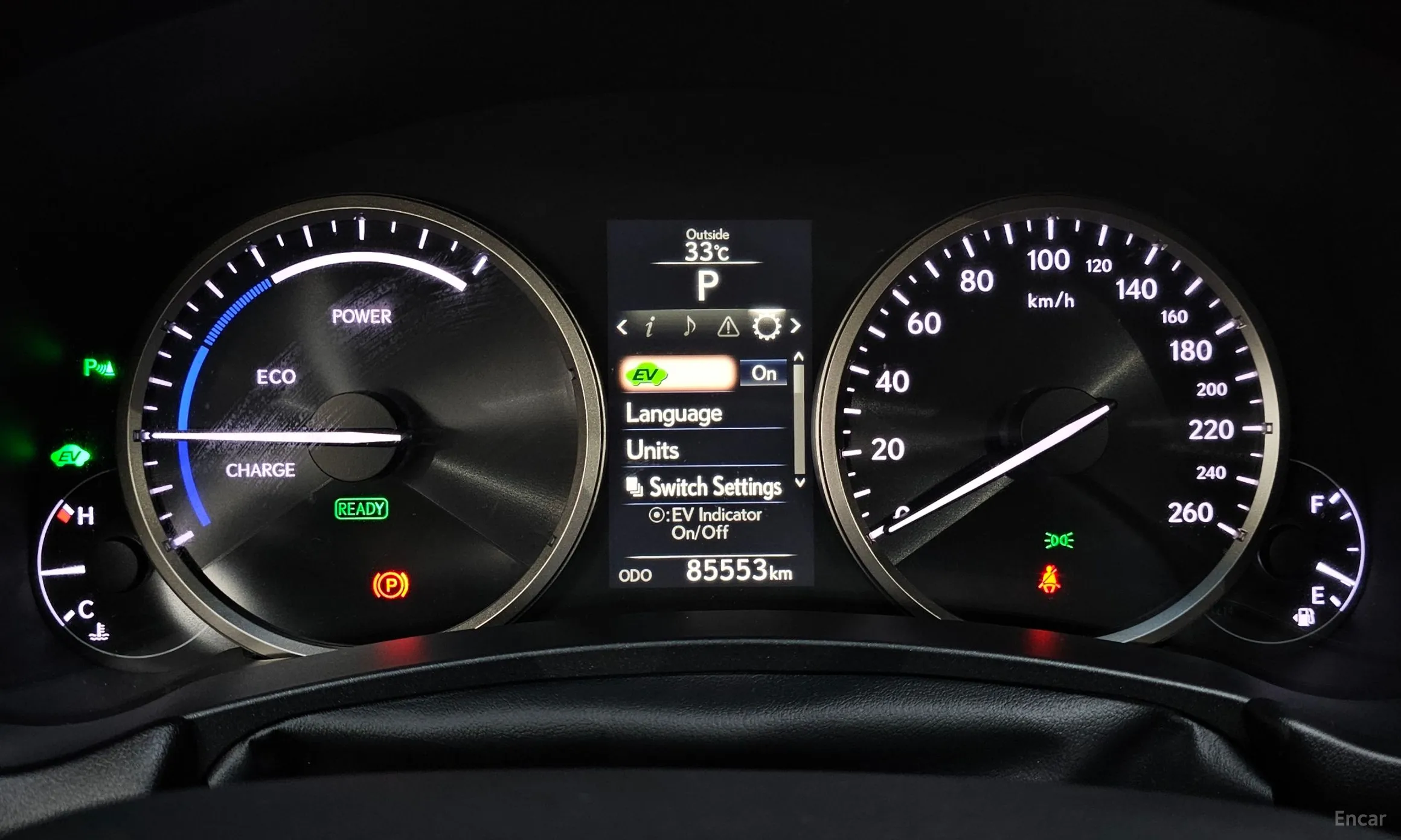 Lexus NX300h превью 8