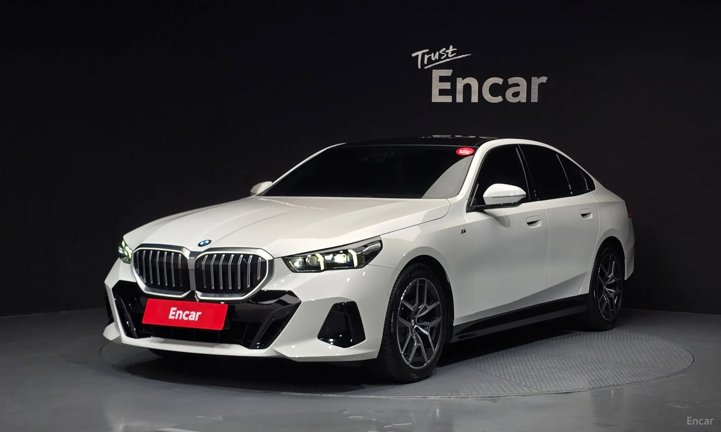 BMW 5 Series (G60)