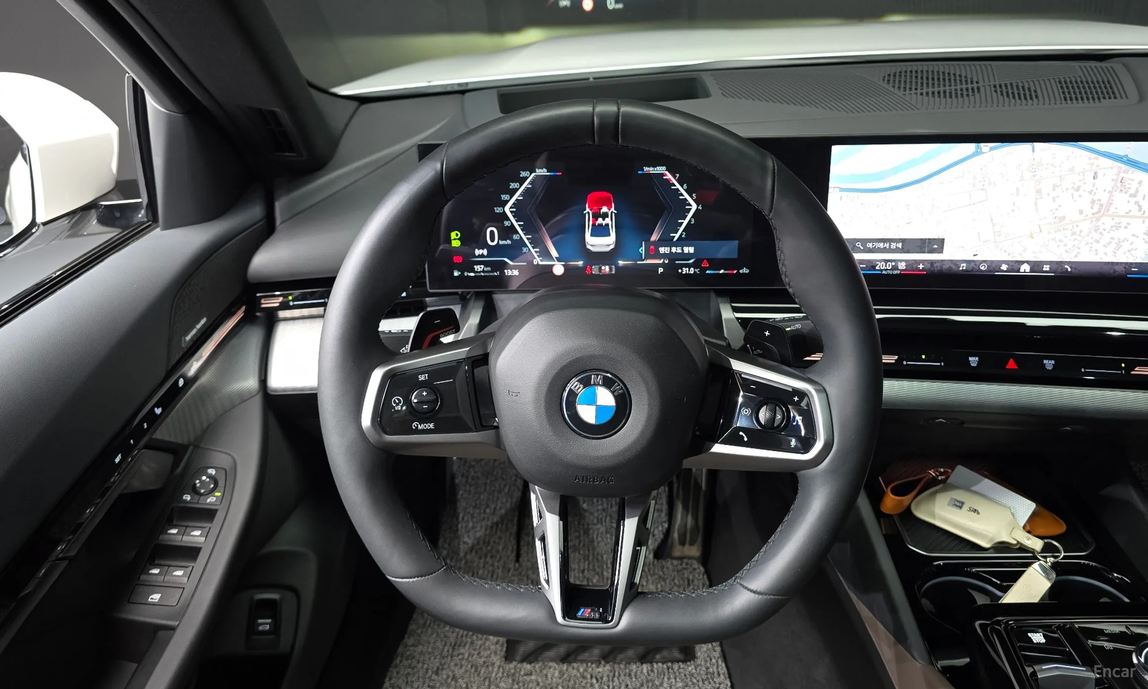 BMW 5 Series (G60) превью 12