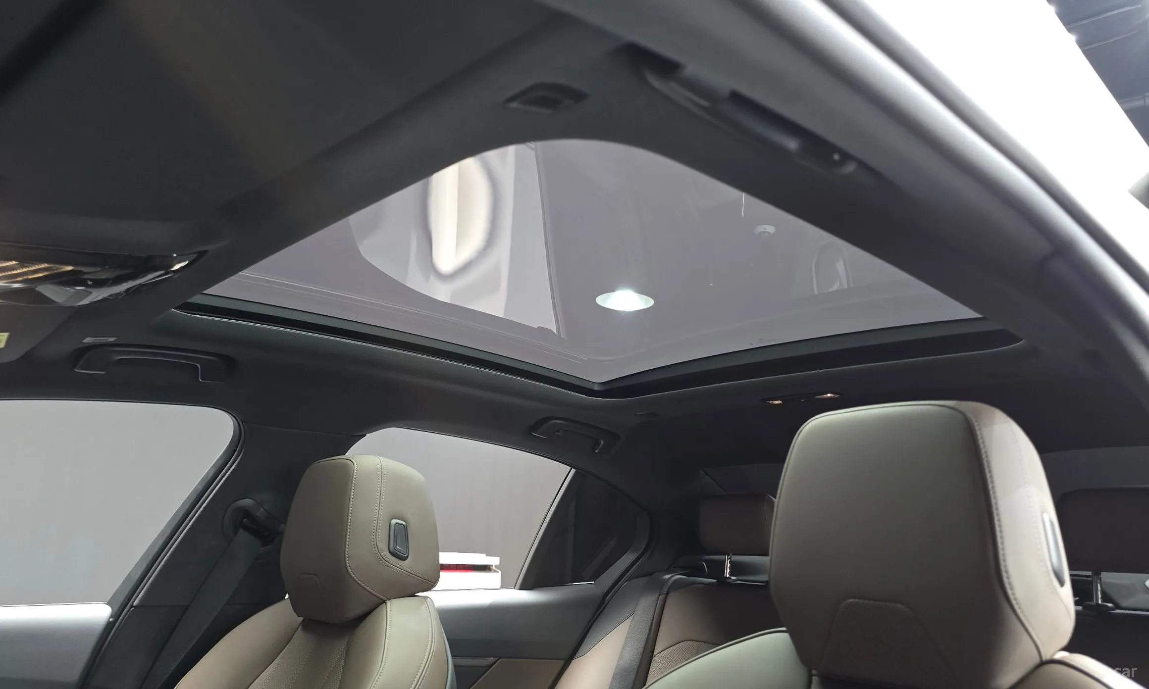 BMW 5 Series (G60) превью 15