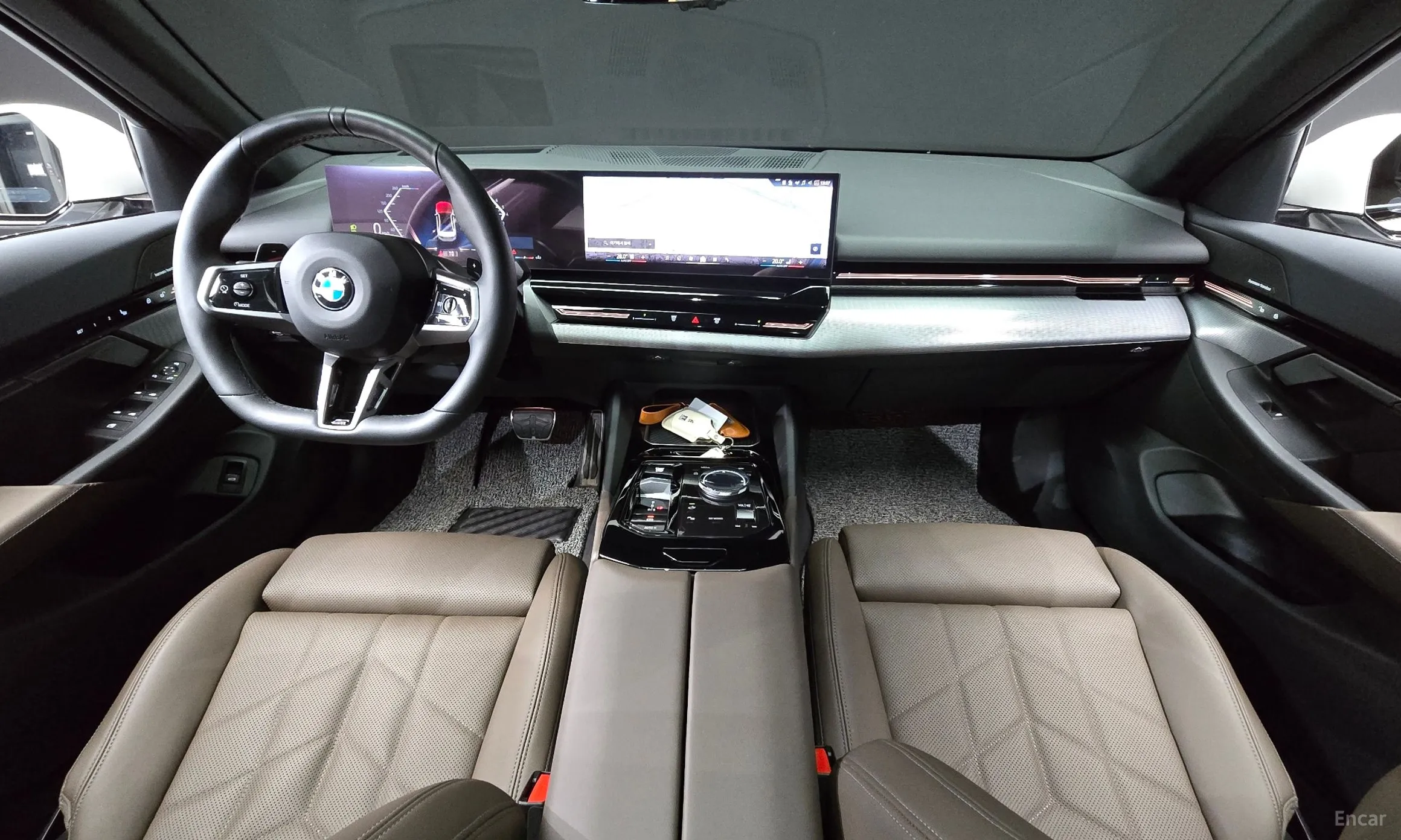 BMW 5 Series (G60) превью 7
