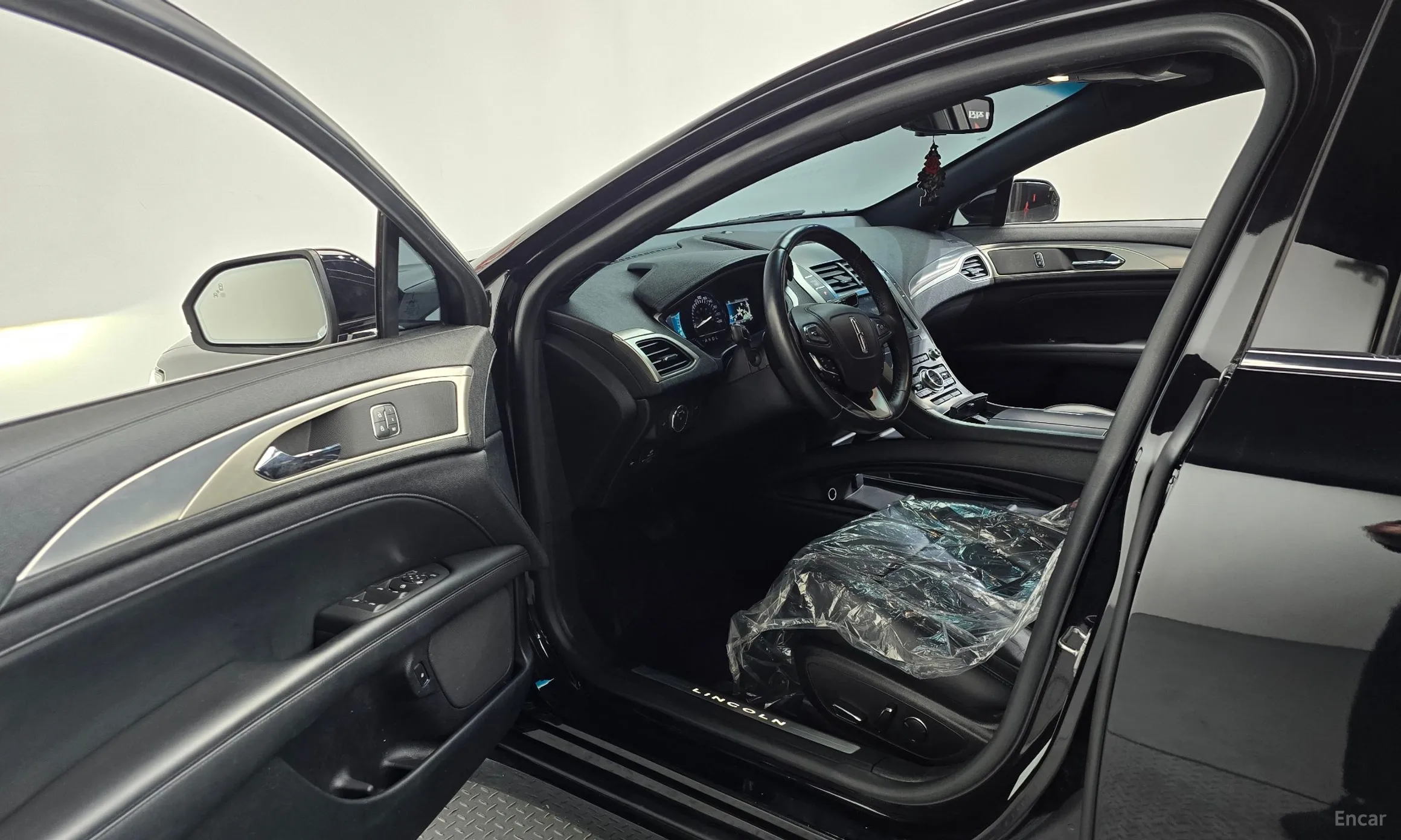 Lincoln New MKZ превью 10
