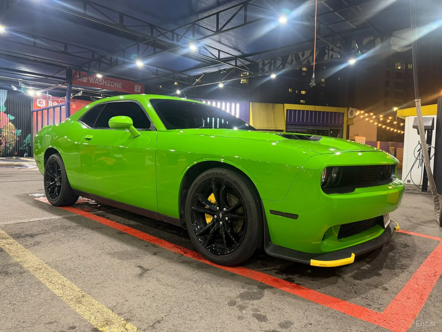 Dodge Challenger превью 10