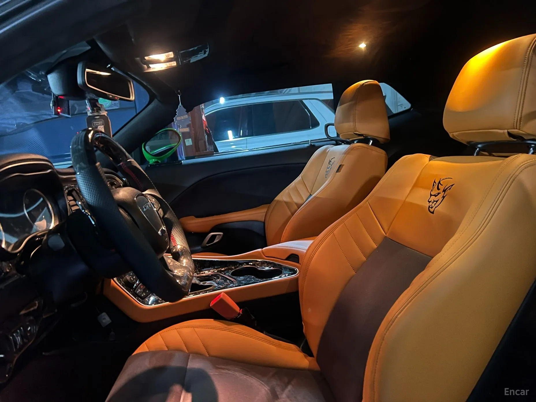 Dodge Challenger превью 4