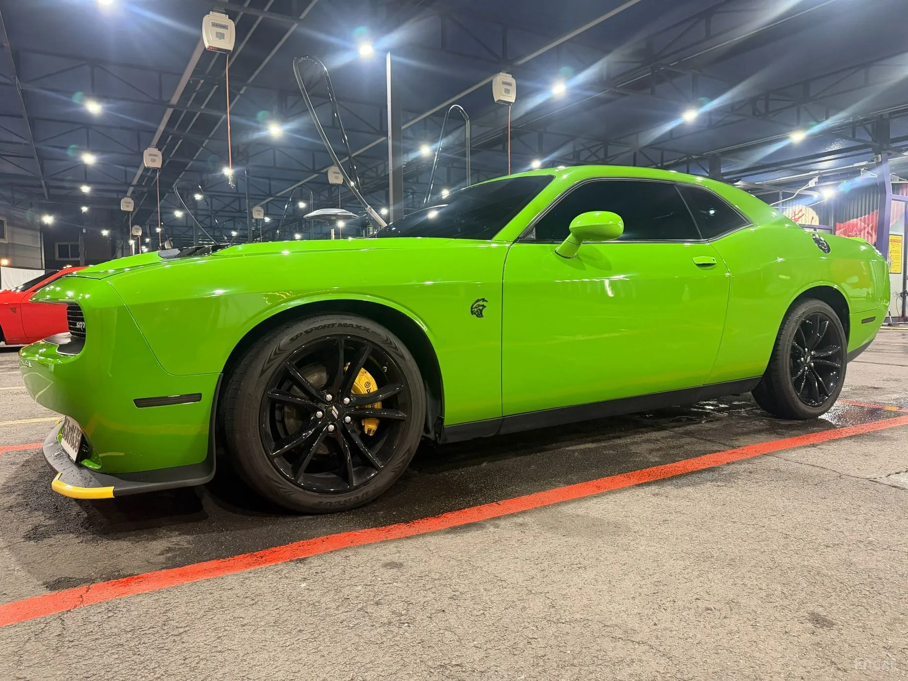 Dodge Challenger превью 5