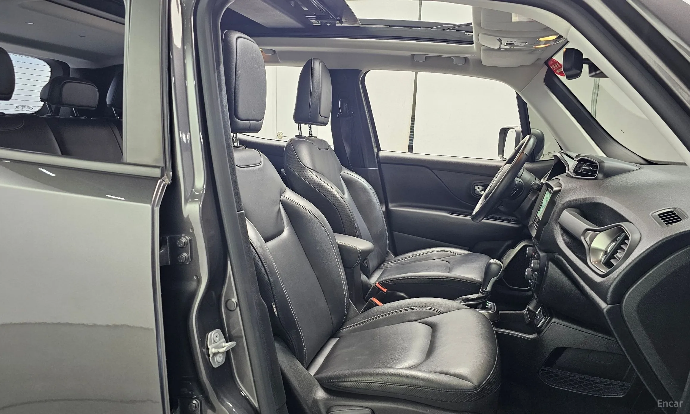 Jeep Renegade превью 11
