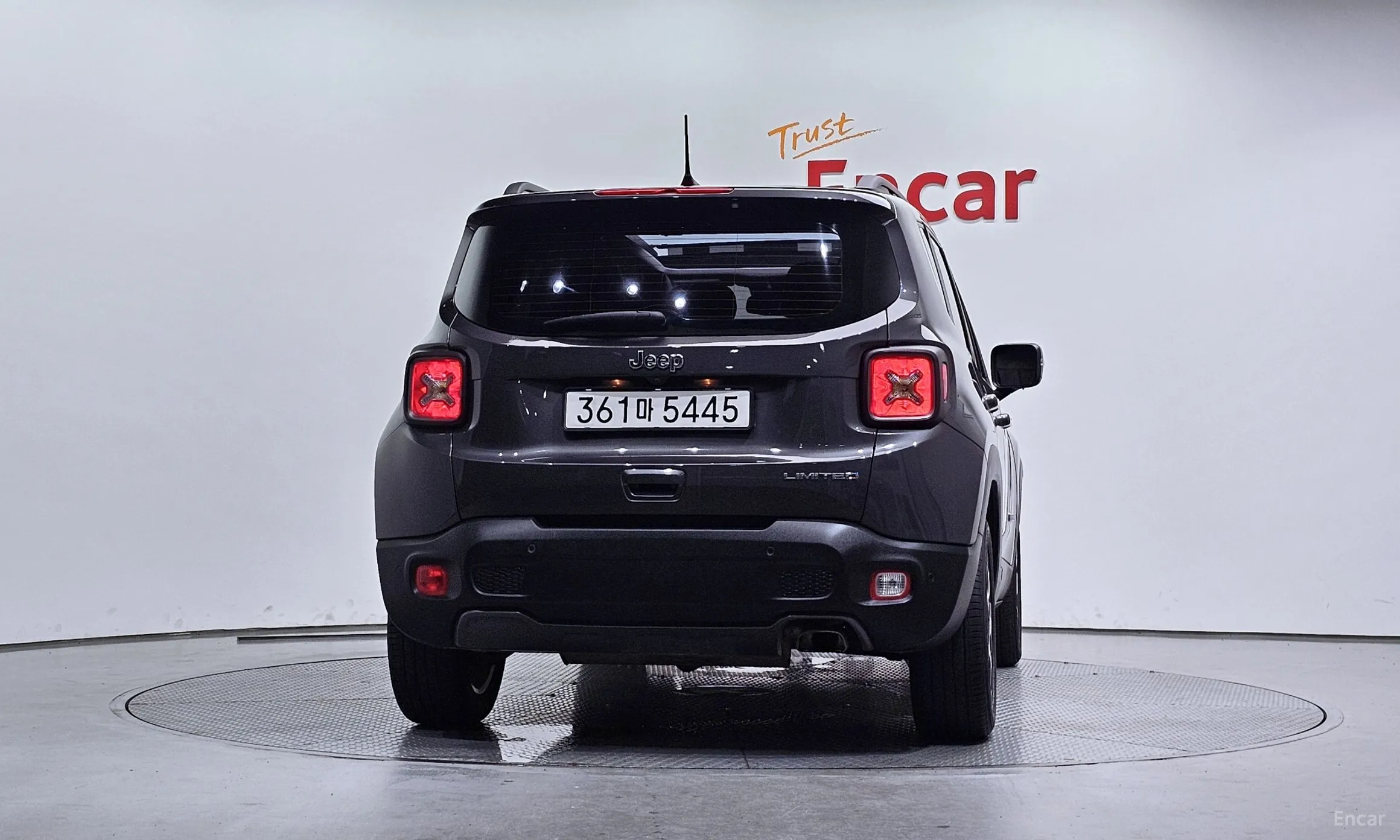 Jeep Renegade превью 4
