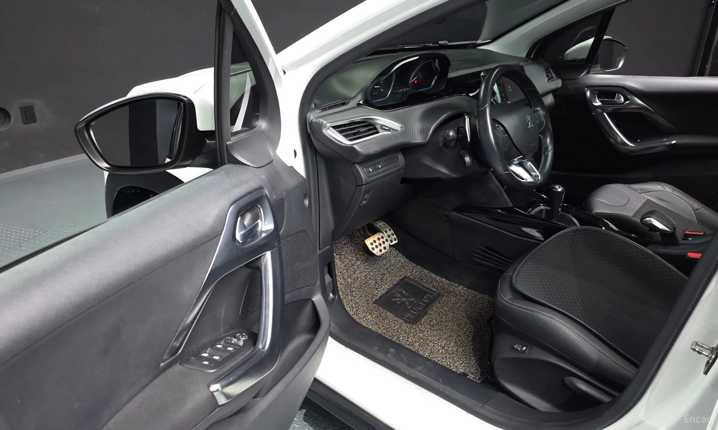 Peugeot 2008. превью 10