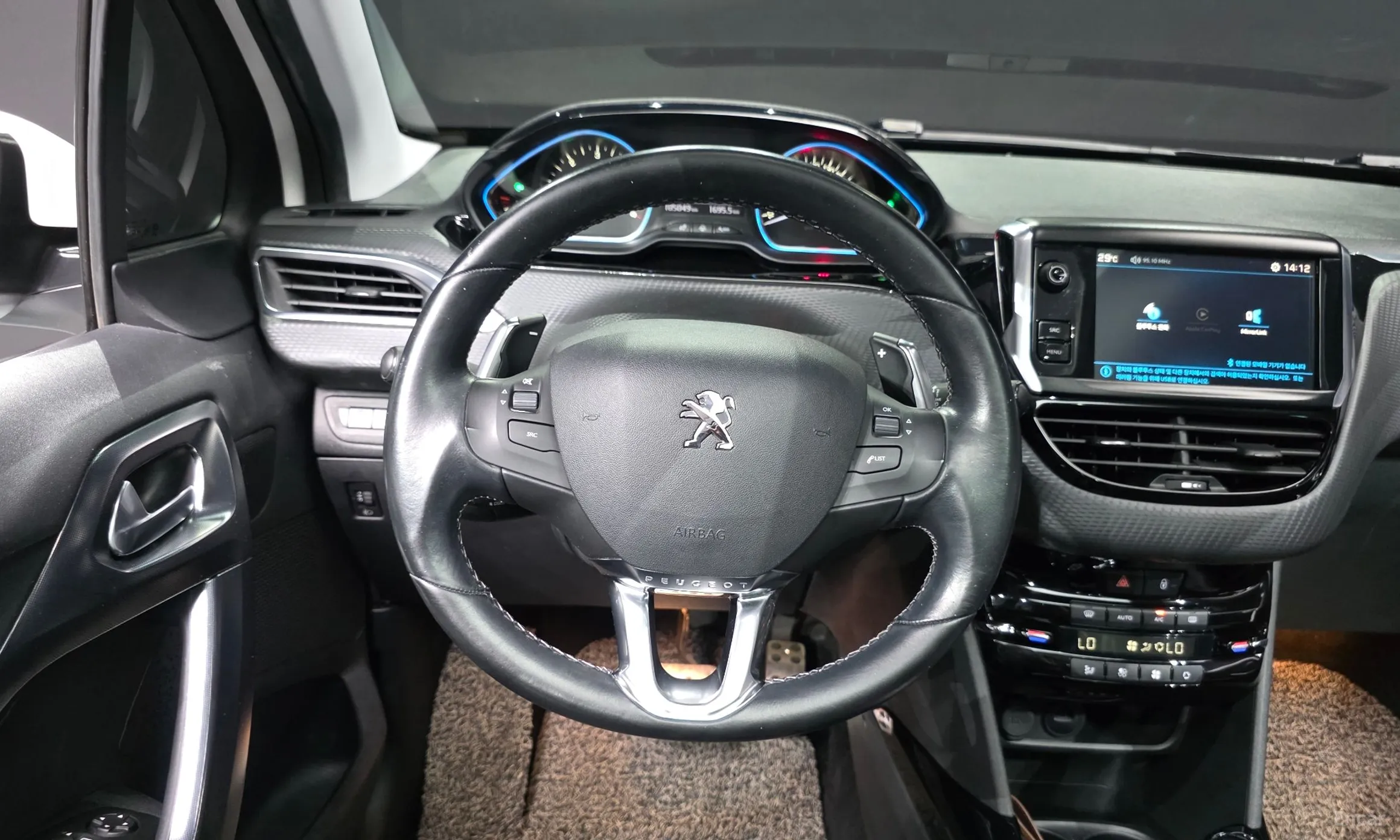 Peugeot 2008. превью 13