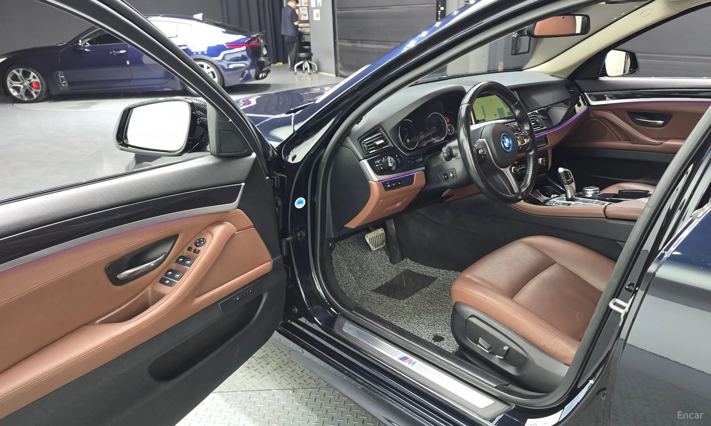 BMW 5 Series (F10) превью 10