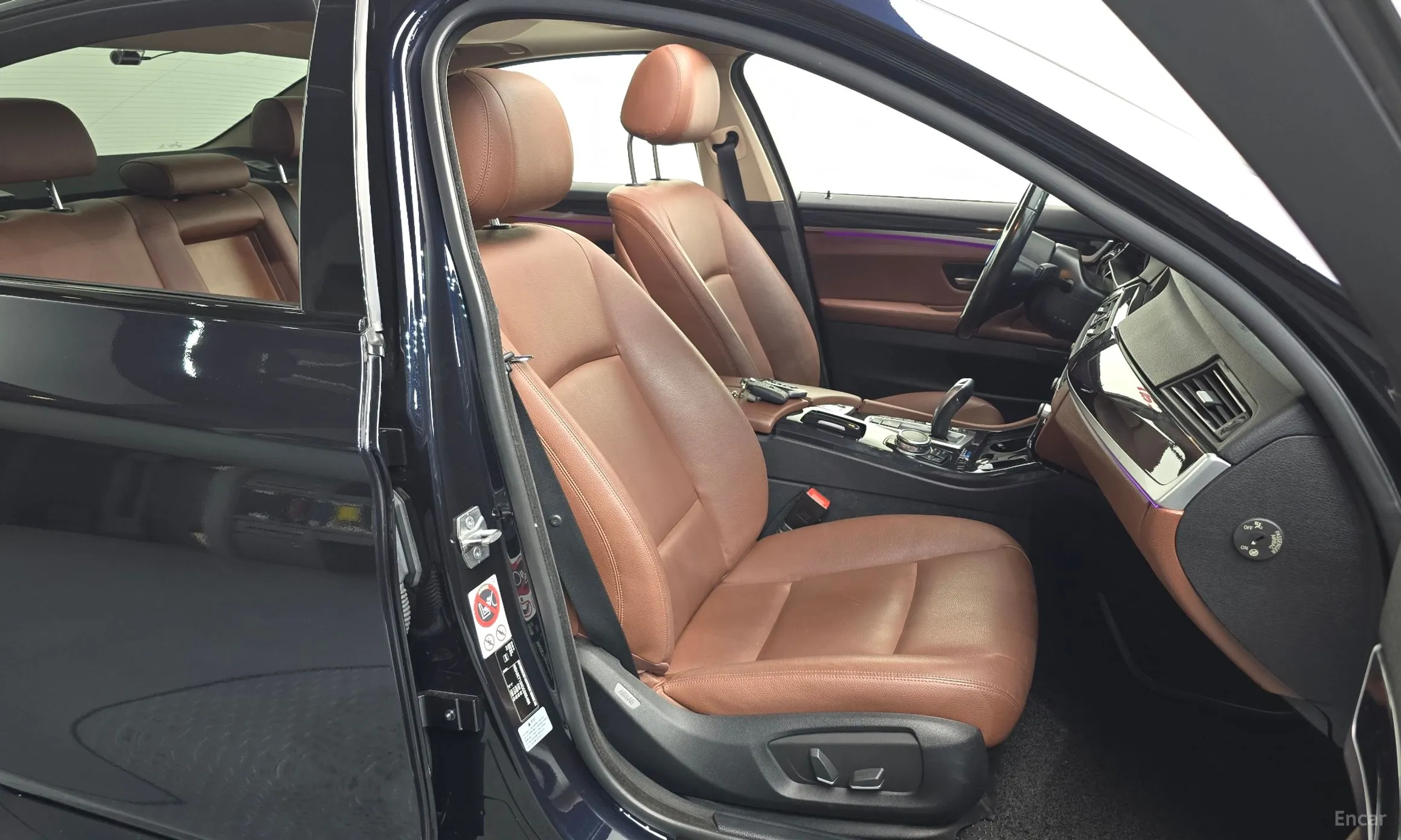BMW 5 Series (F10) превью 12