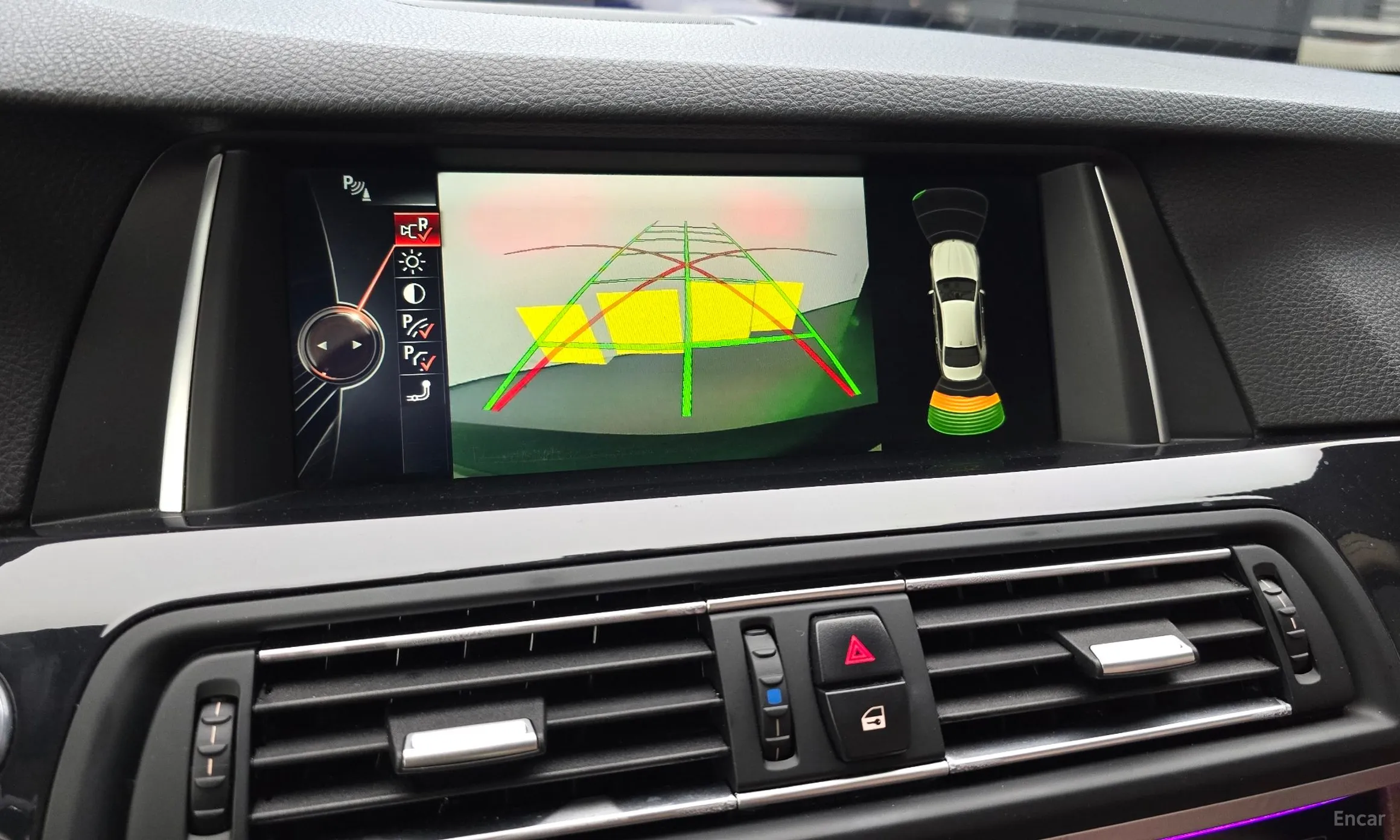 BMW 5 Series (F10) превью 15