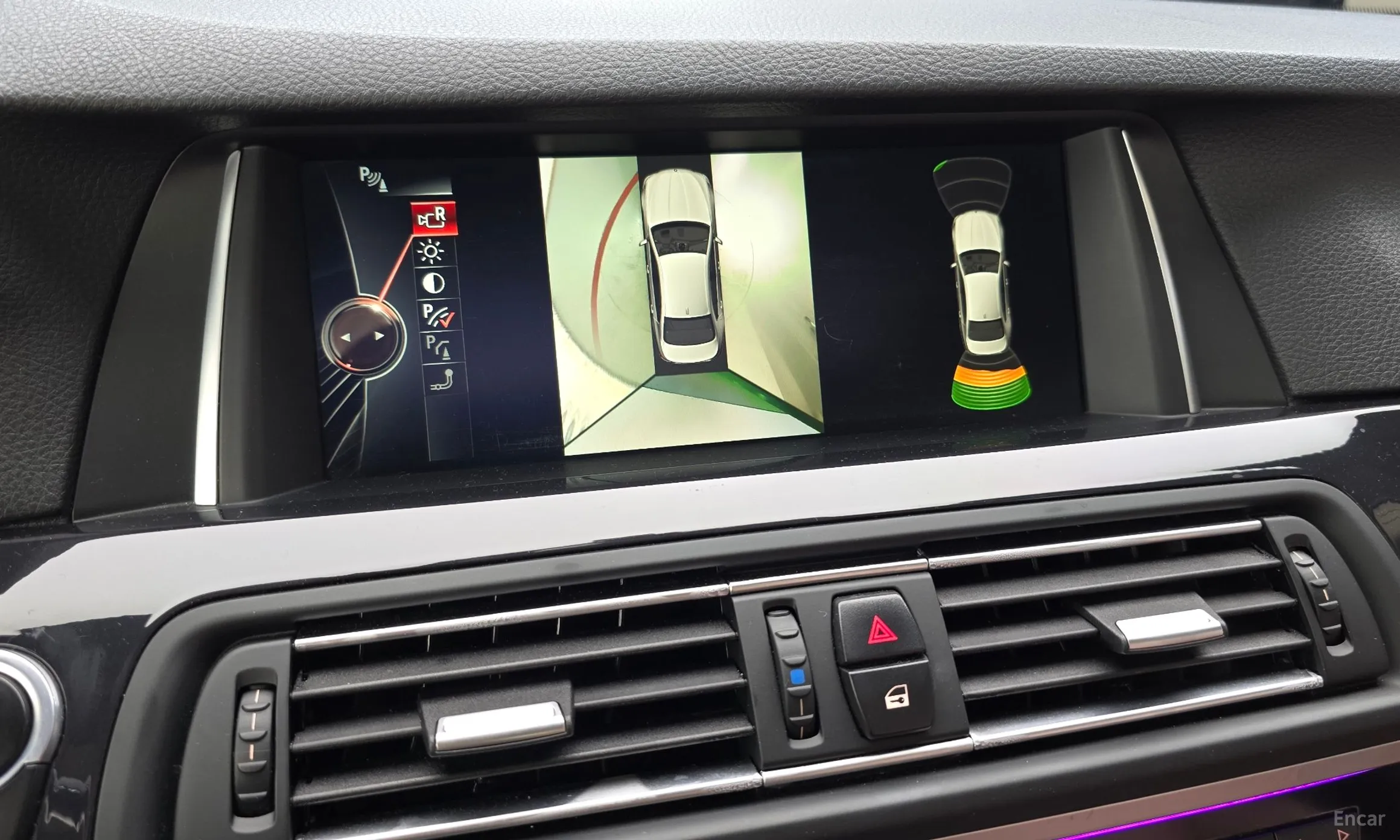 BMW 5 Series (F10) превью 16
