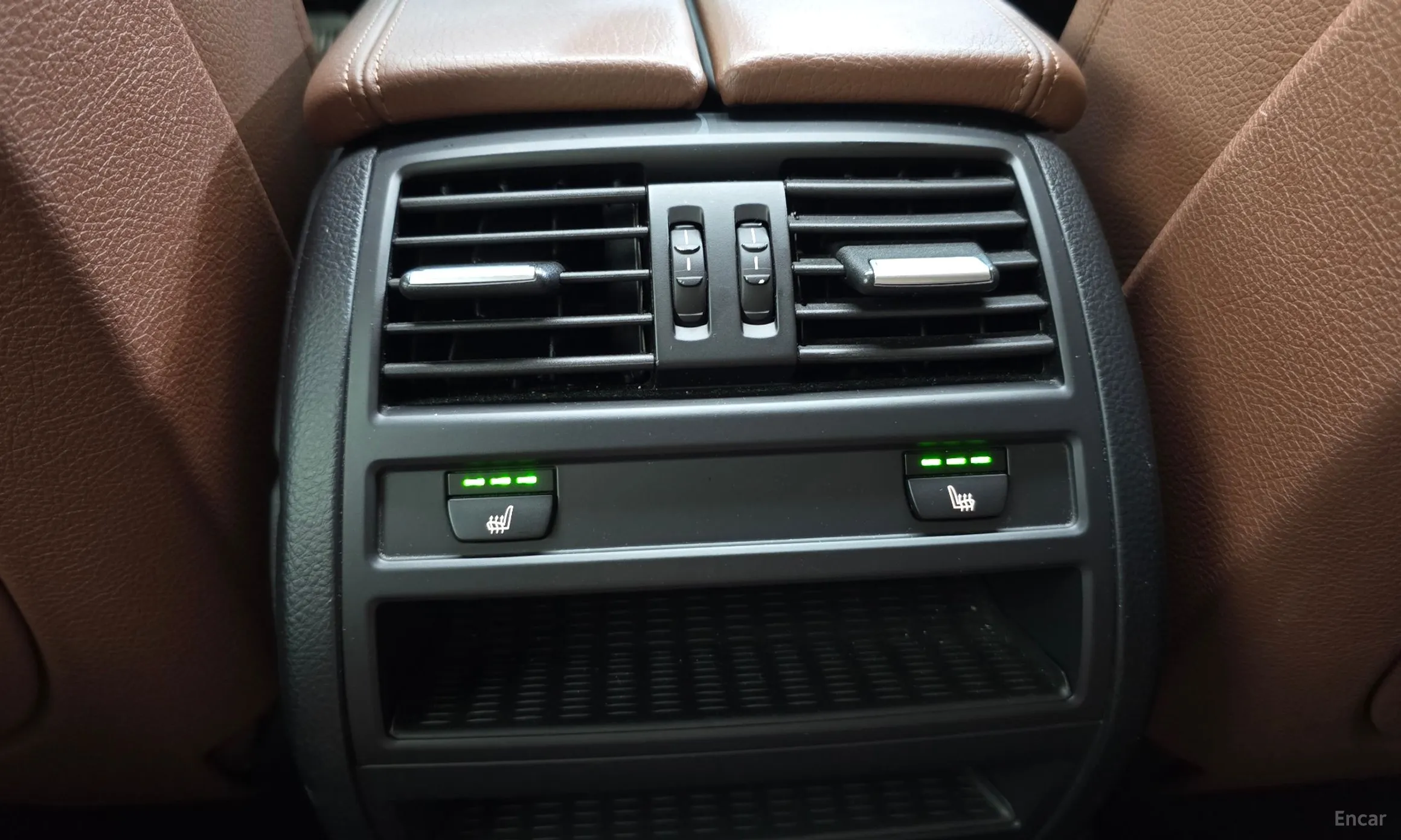 BMW 5 Series (F10) превью 17