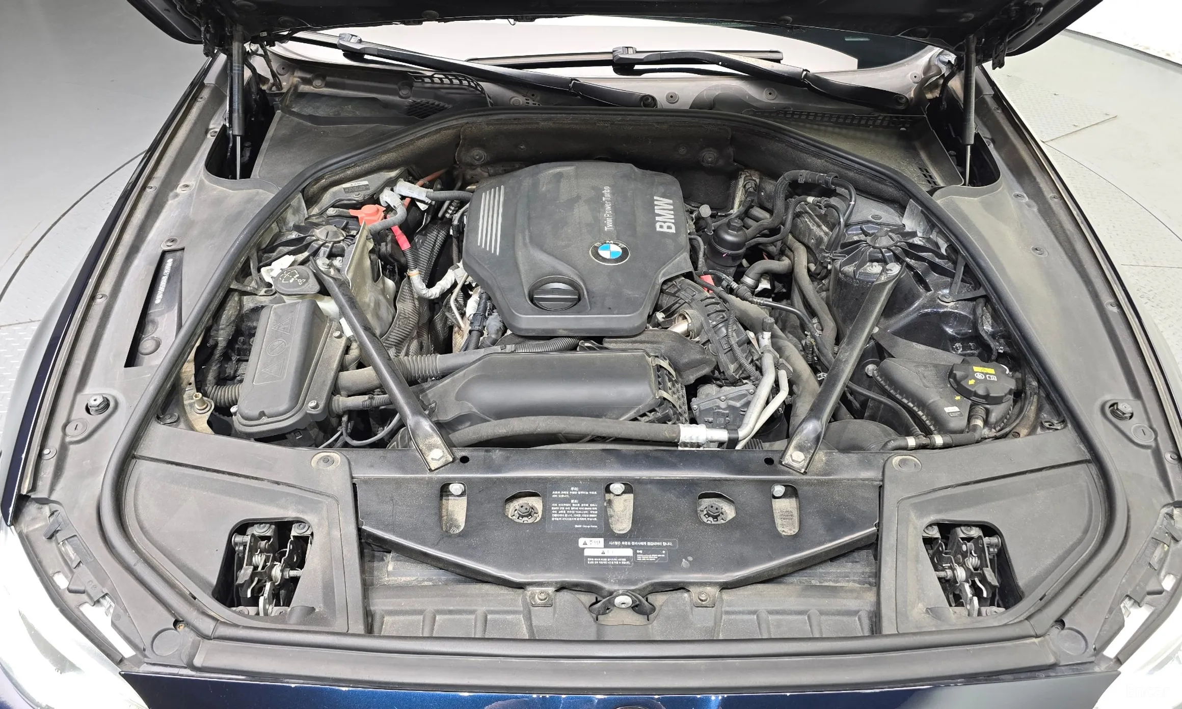 BMW 5 Series (F10) превью 6