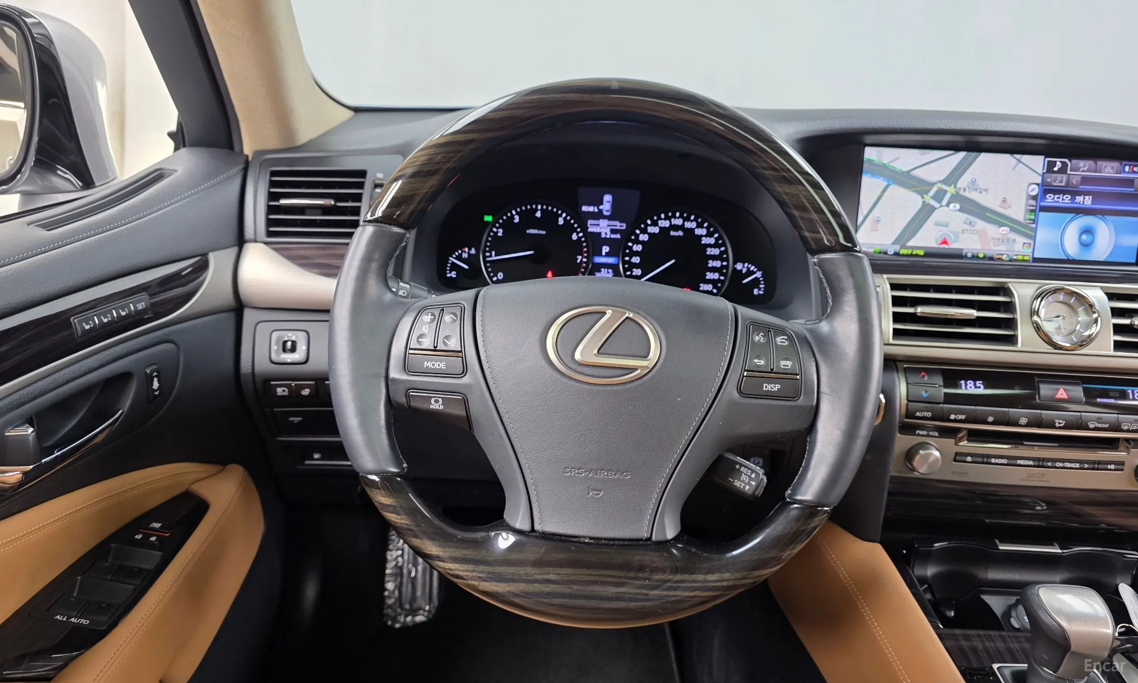 Lexus LS460L превью 13