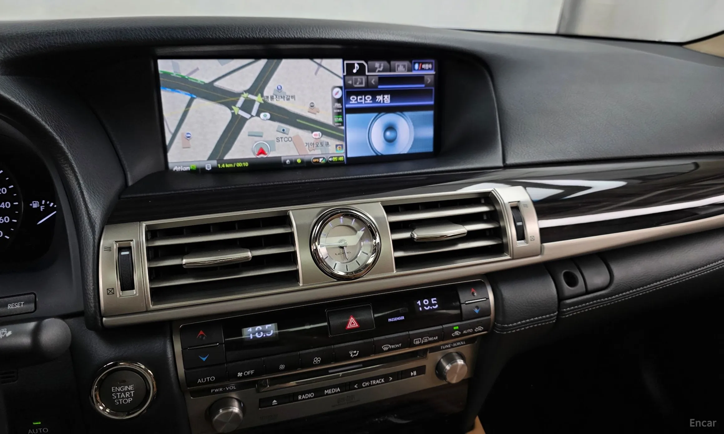 Lexus LS460L превью 14