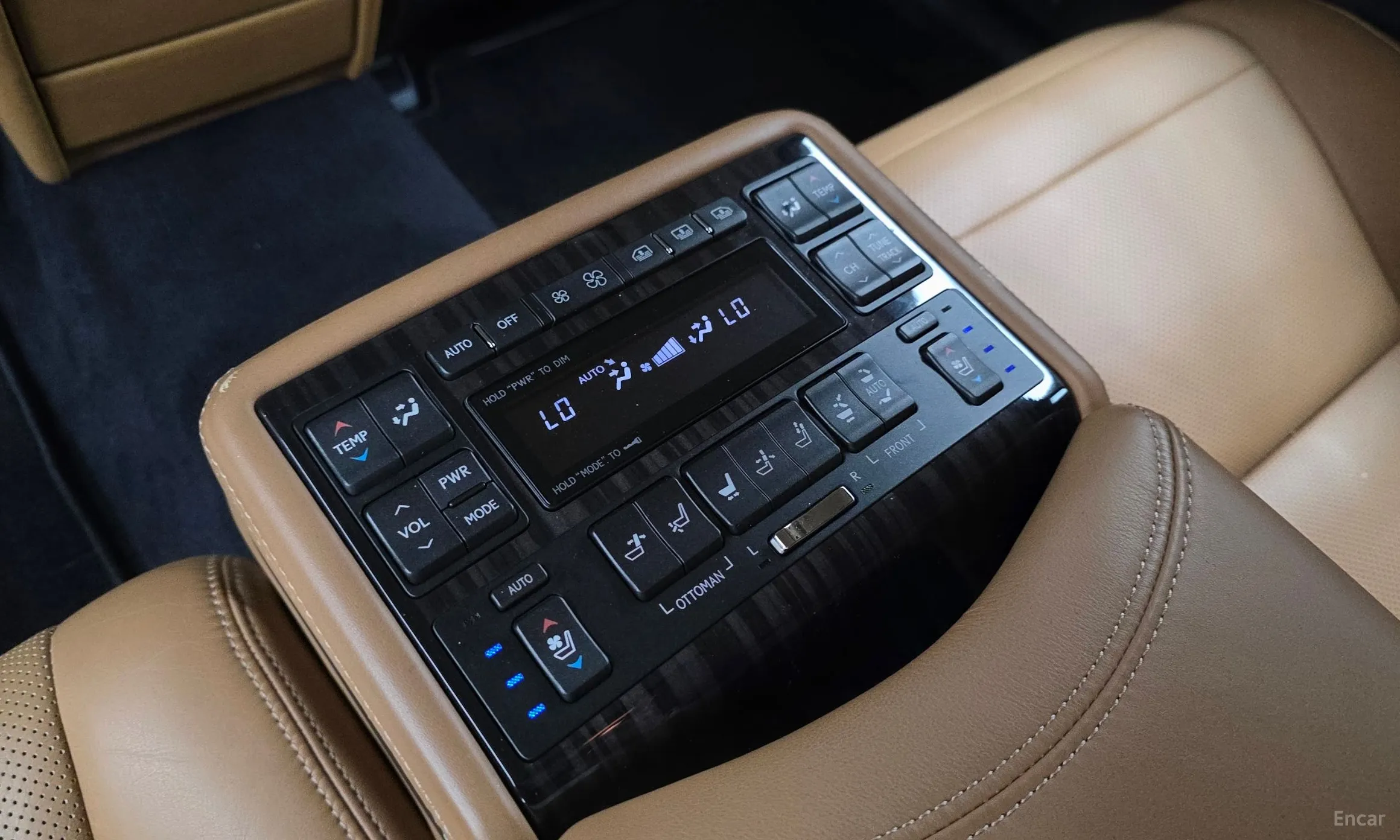 Lexus LS460L превью 19
