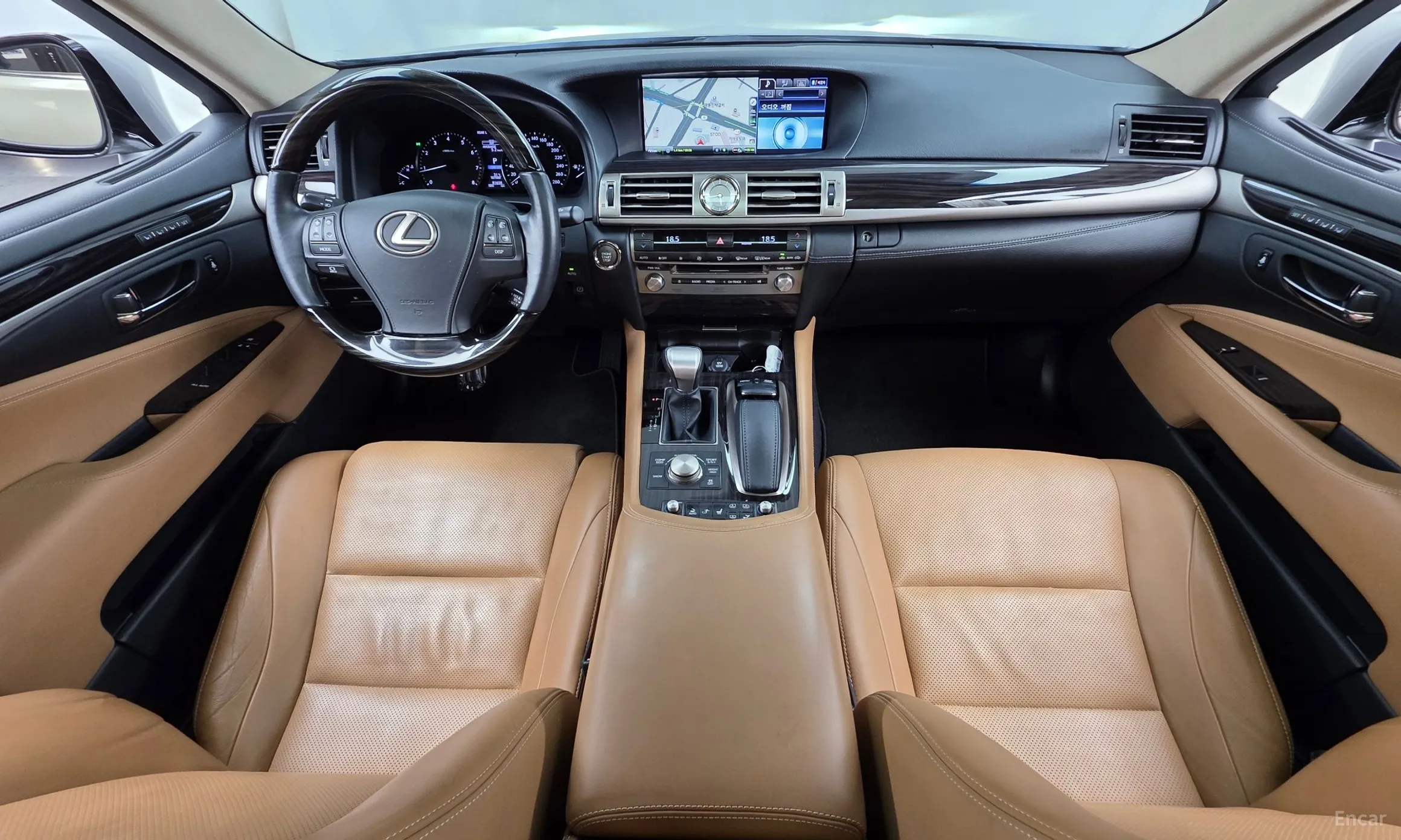 Lexus LS460L превью 7