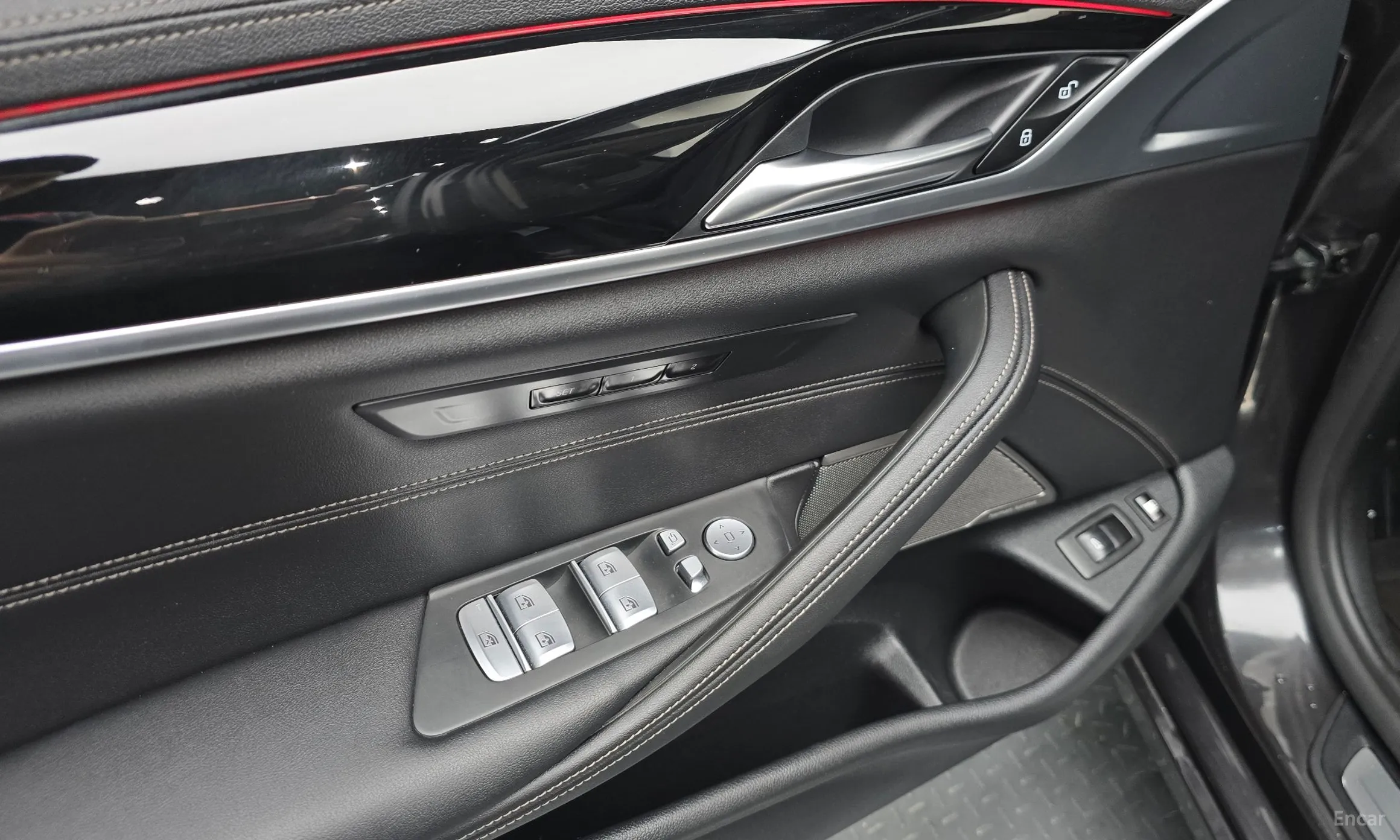 BMW 5 Series (G30) превью 15