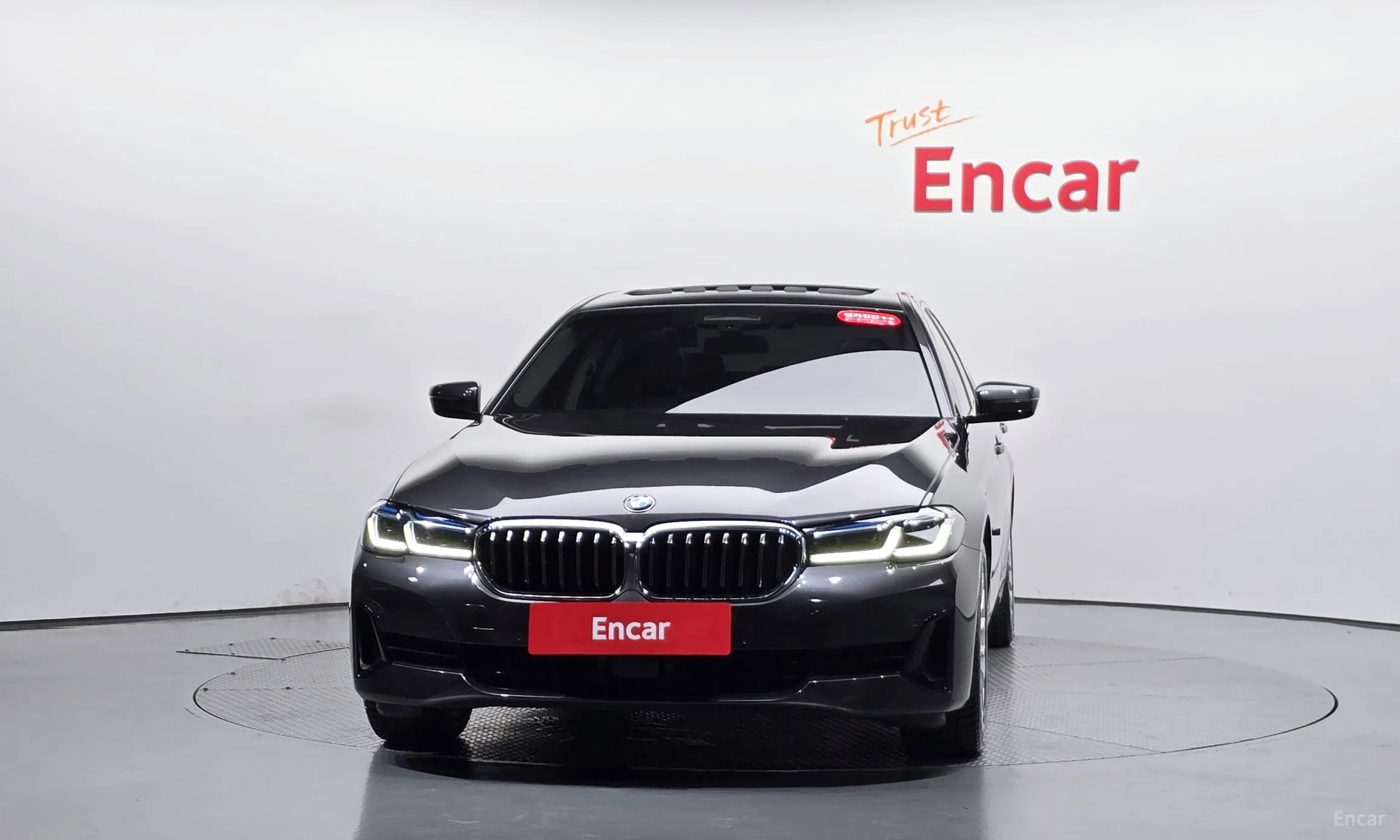 BMW 5 Series (G30) превью 3