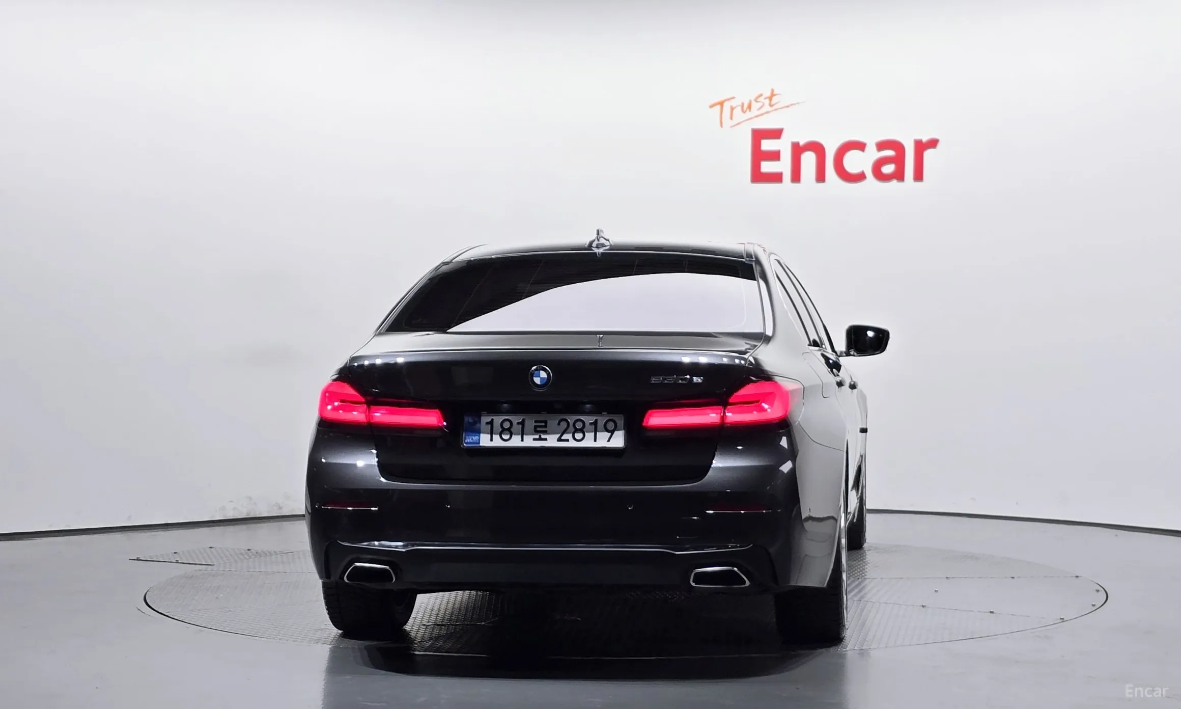 BMW 5 Series (G30) превью 4