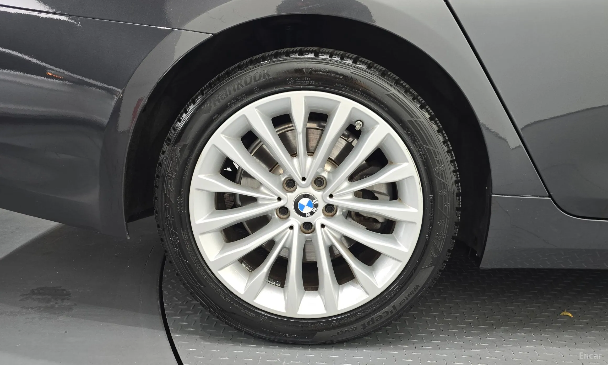 BMW 5 Series (G30) превью 5