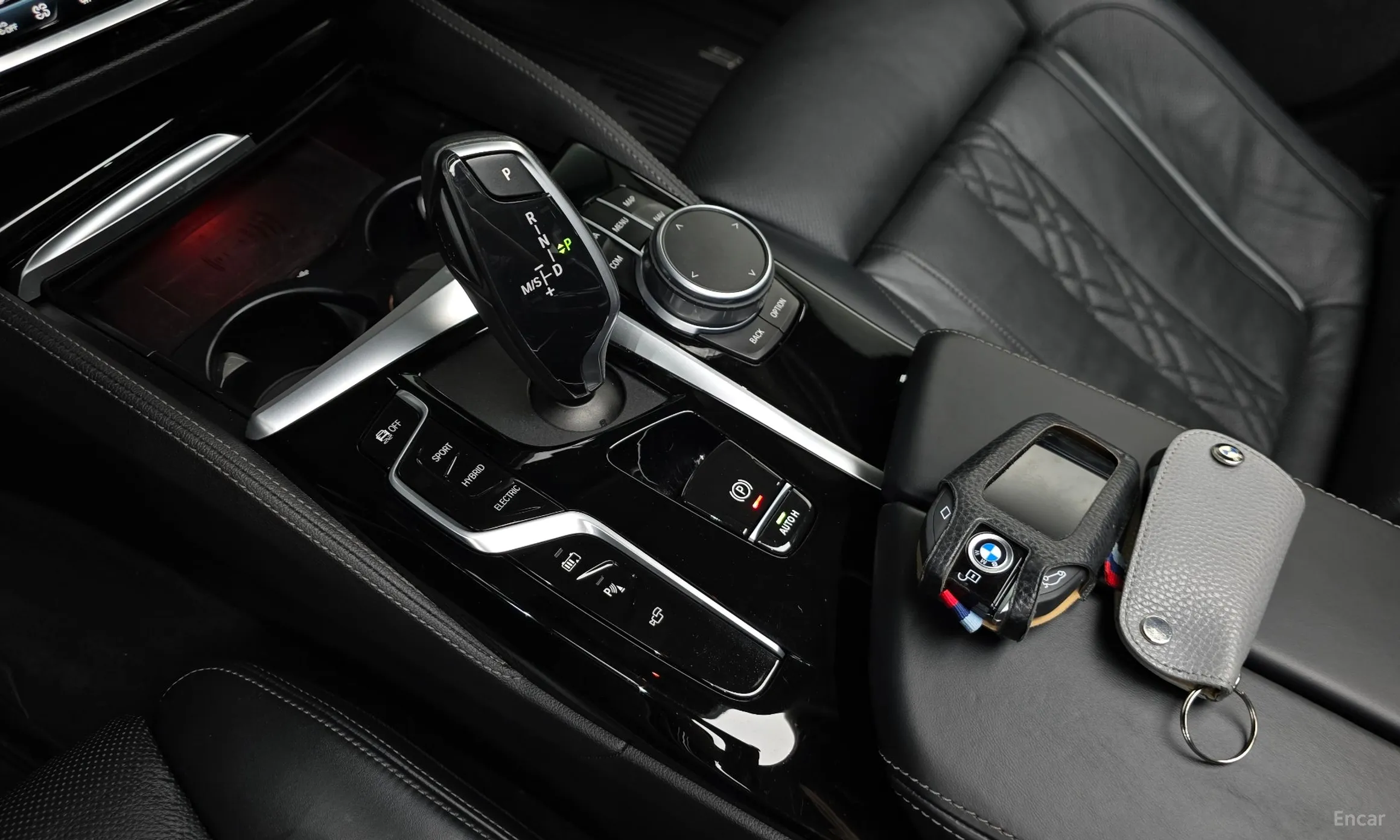 BMW 5 Series (G30) превью 9