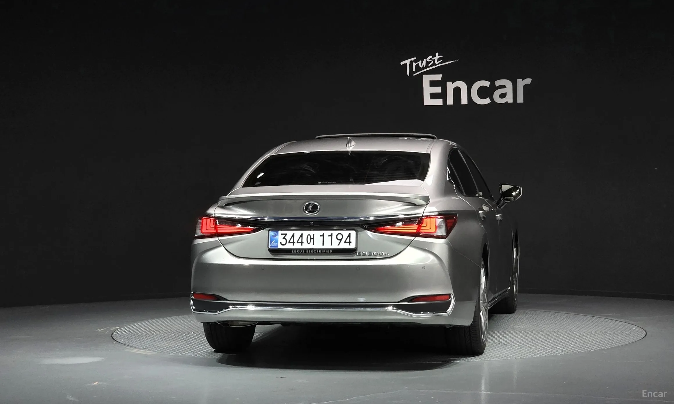 Lexus ES300h 7th Generation превью 4