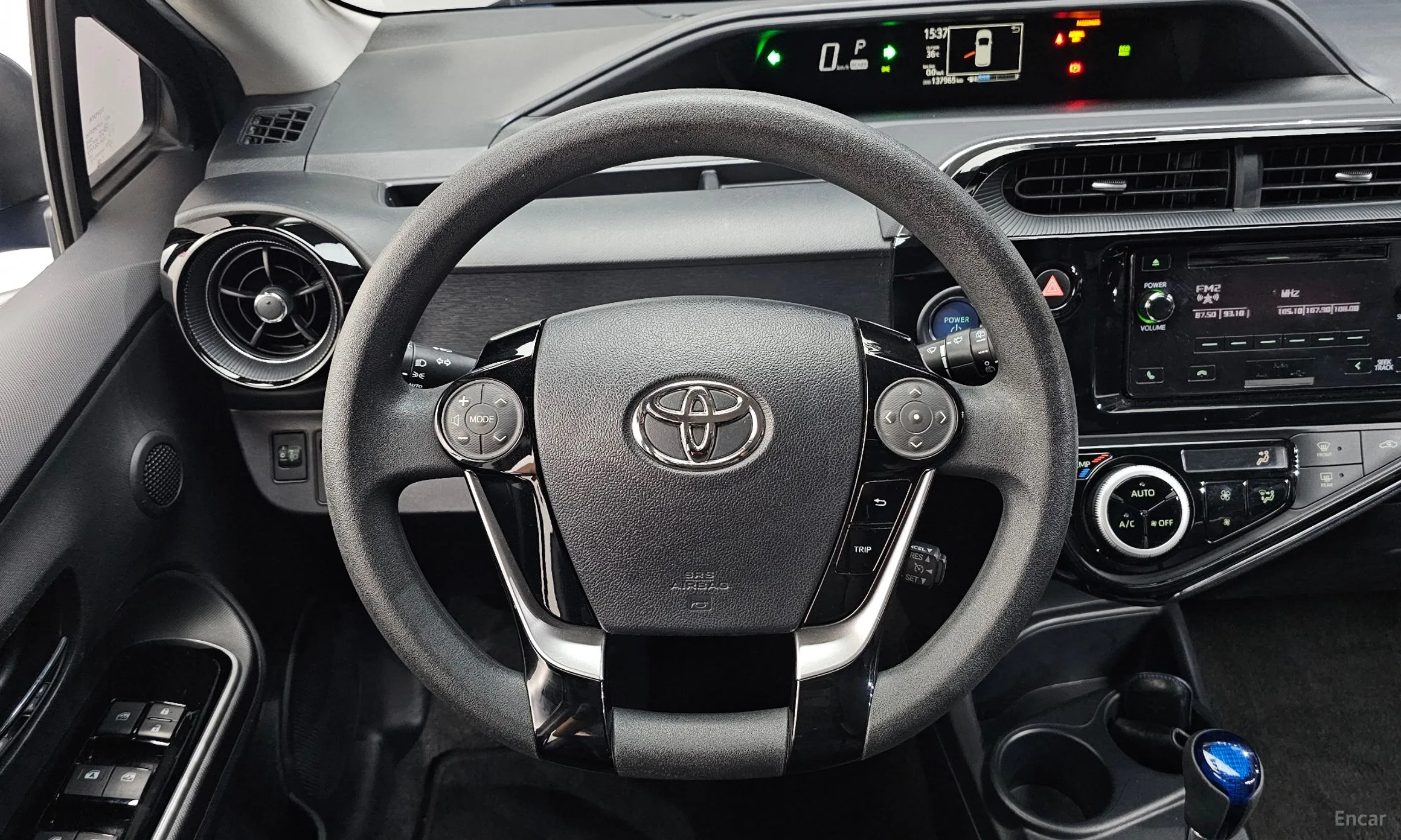 Toyota Prius C превью 13