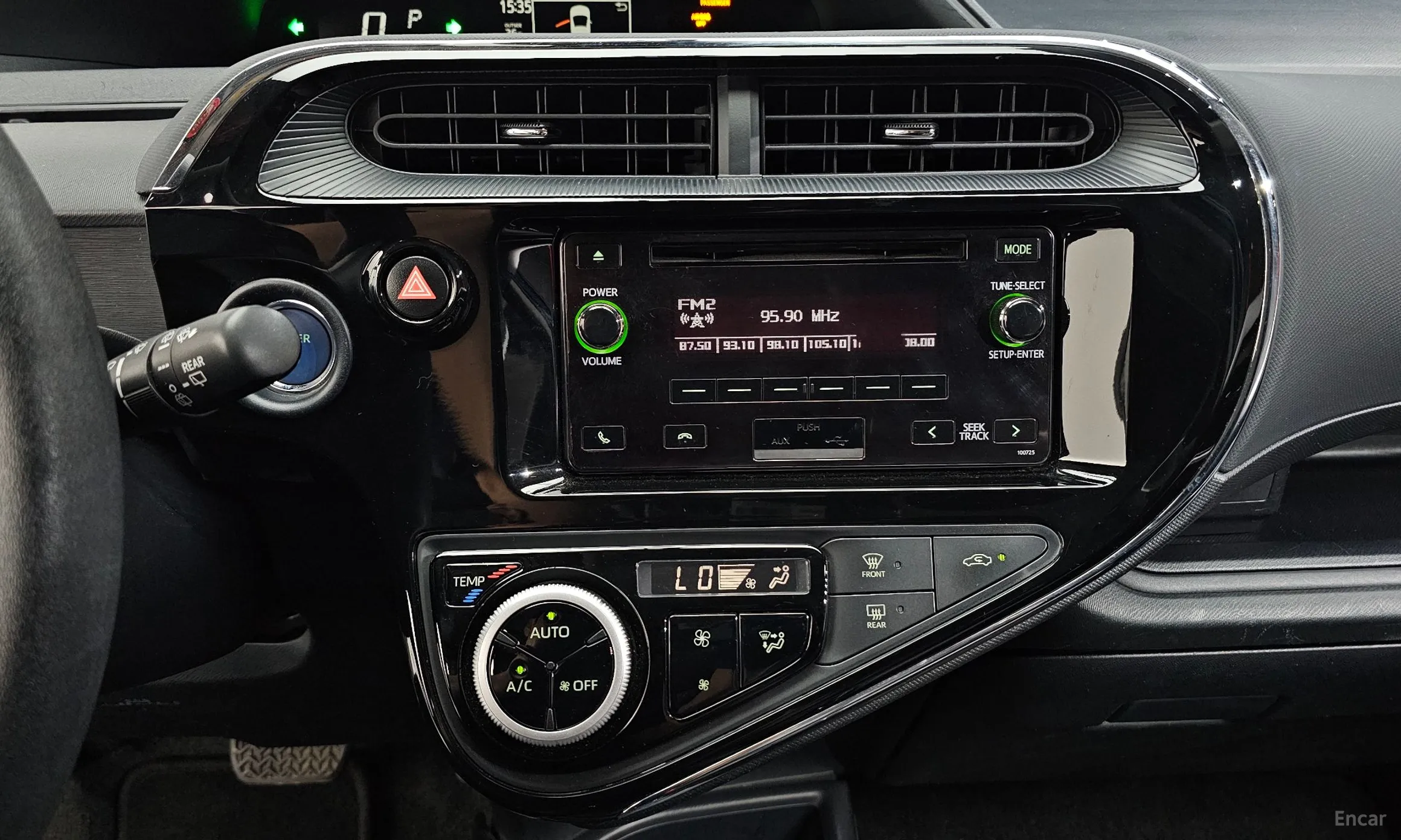 Toyota Prius C превью 14
