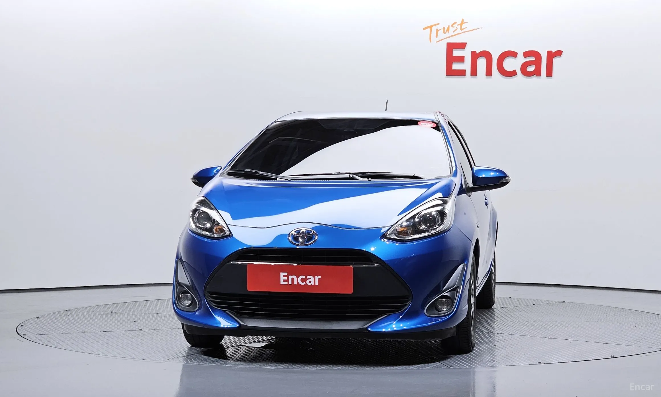 Toyota Prius C превью 3