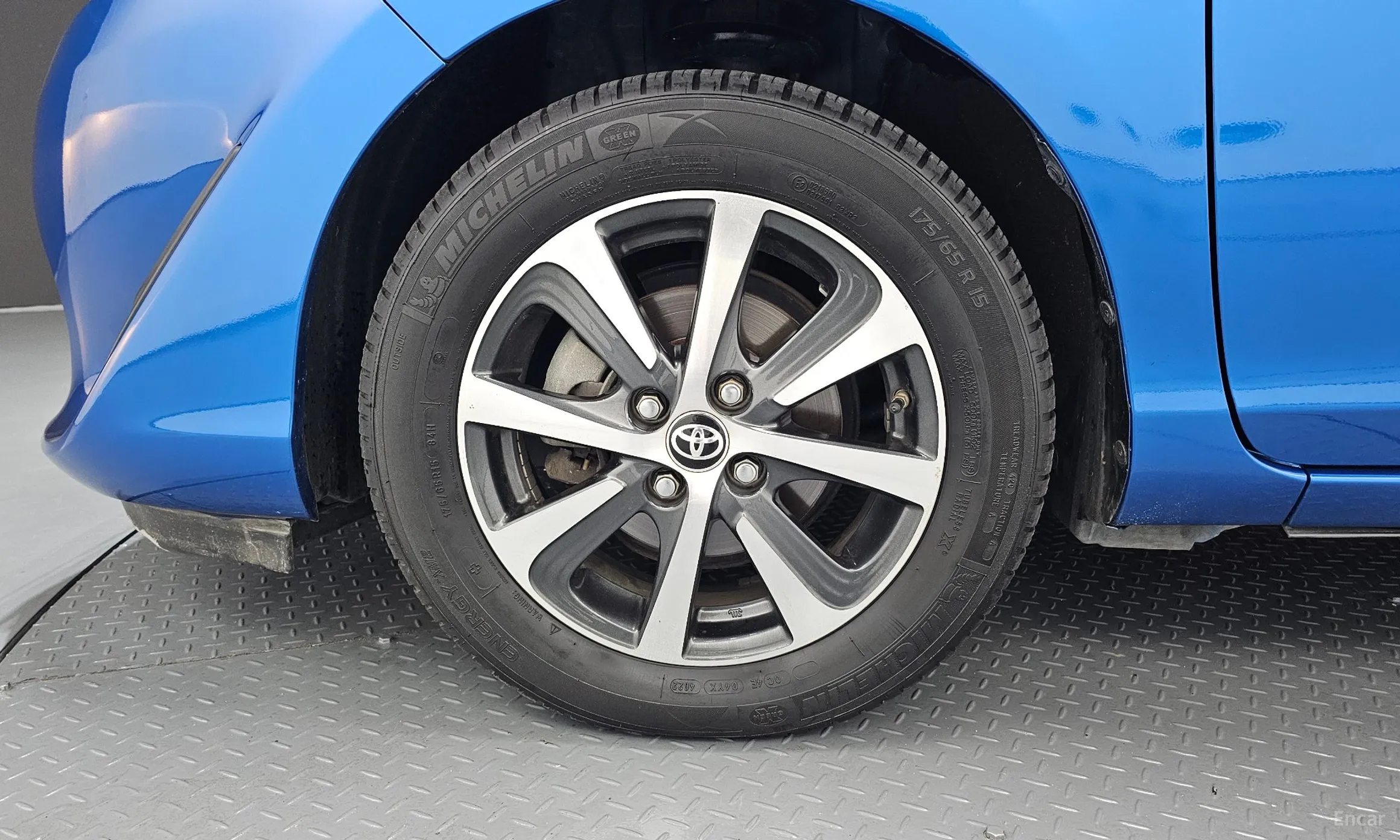 Toyota Prius C превью 5