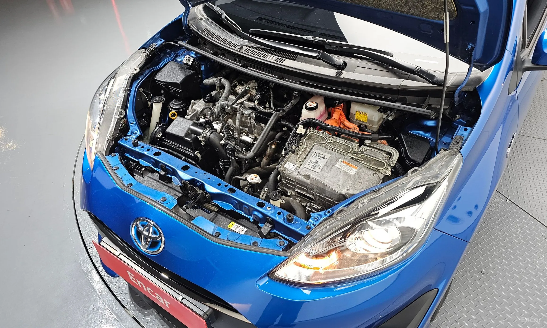 Toyota Prius C превью 6
