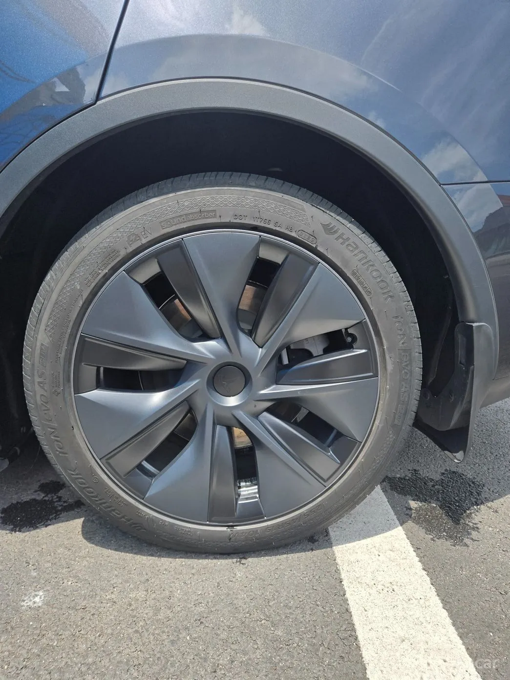 Tesla Model Y превью 17