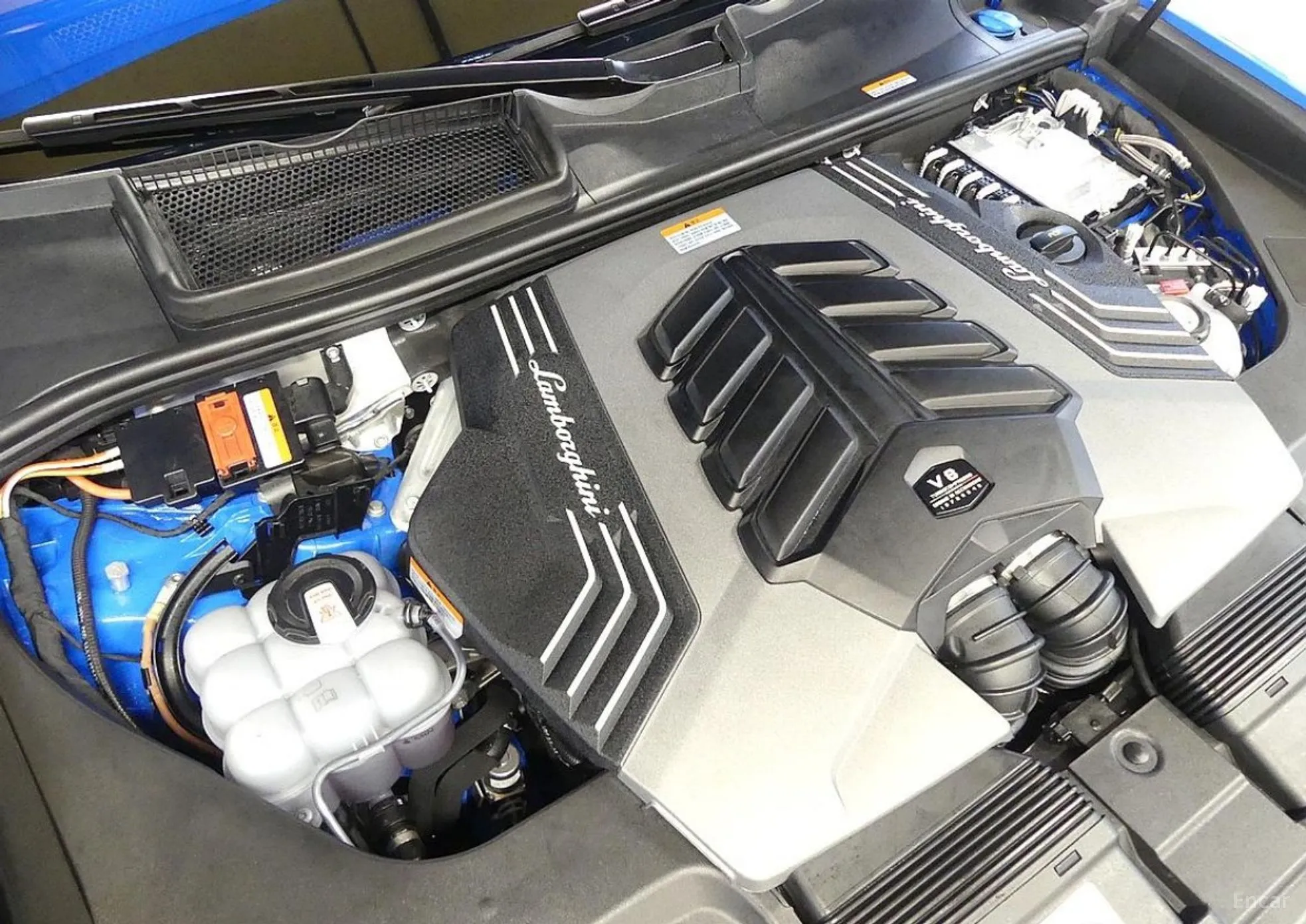 Lamborghini Urus превью 6
