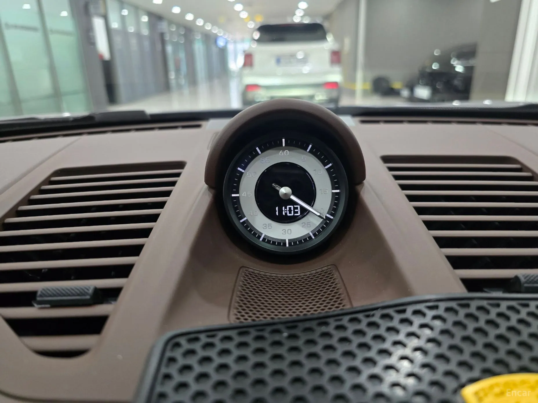 Porsche 911 (992) превью 13