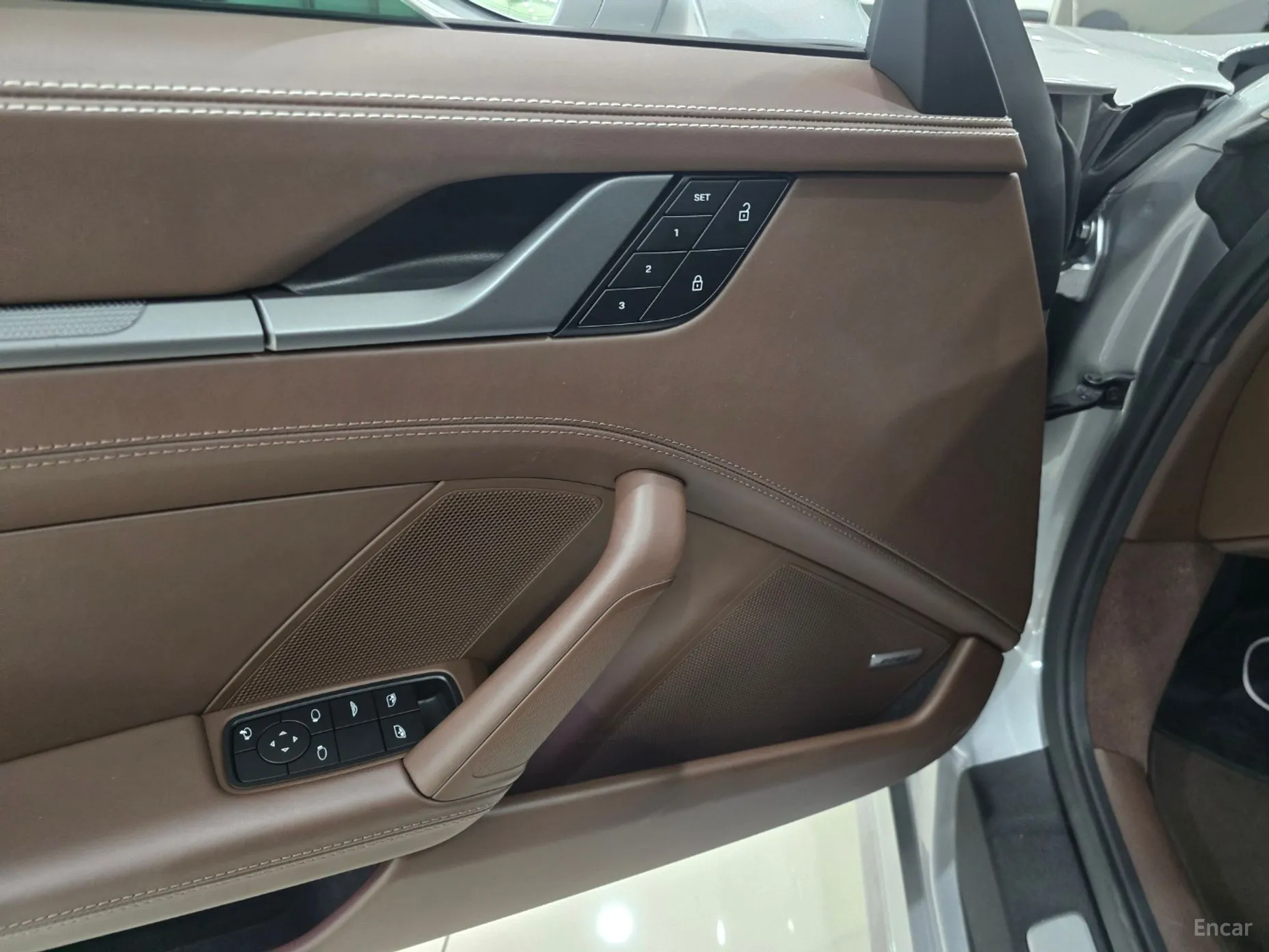 Porsche 911 (992) превью 16