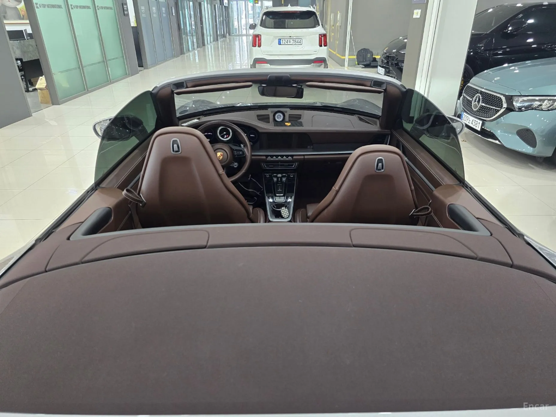 Porsche 911 (992) превью 7