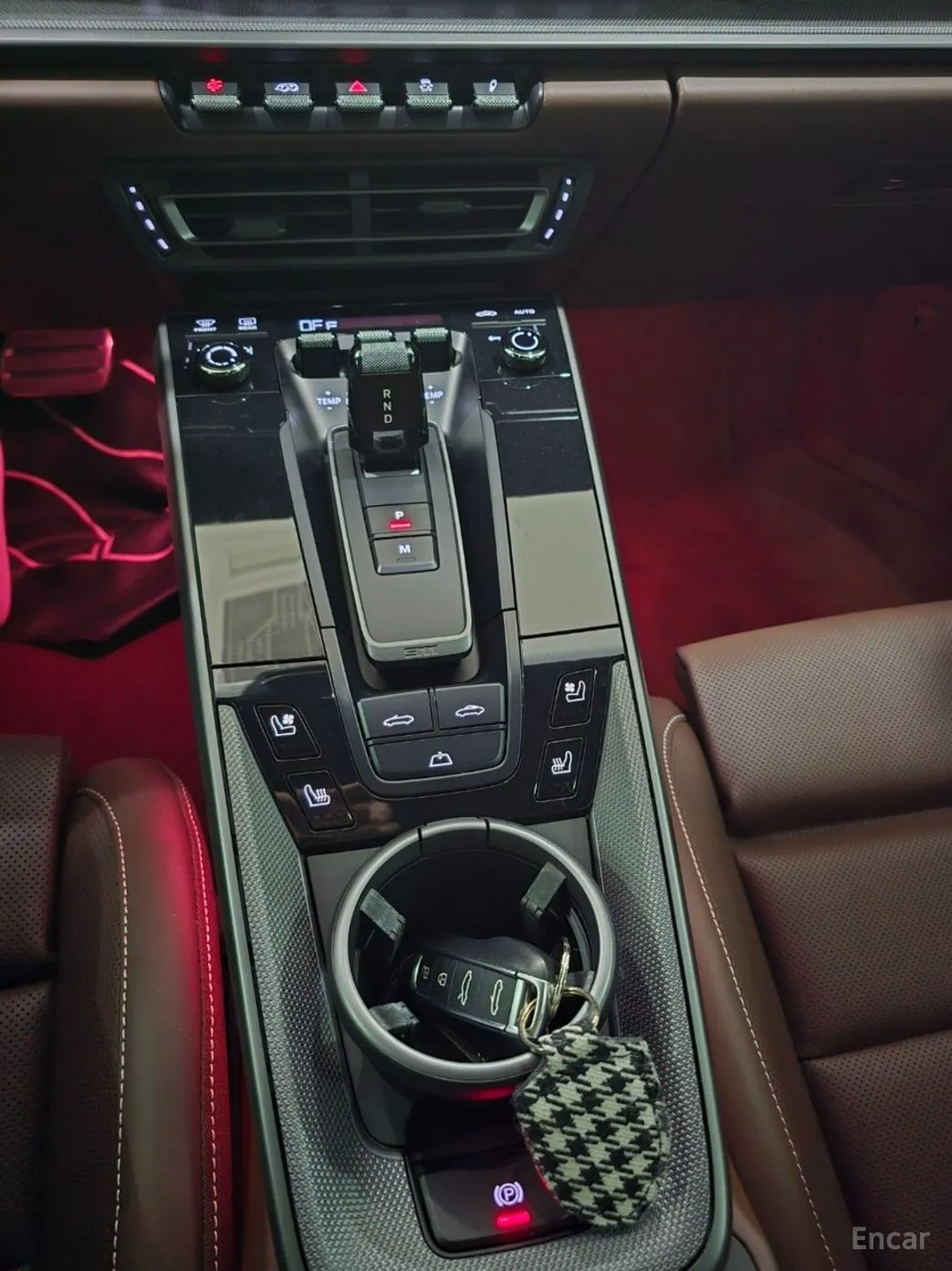 Porsche 911 (992) превью 9