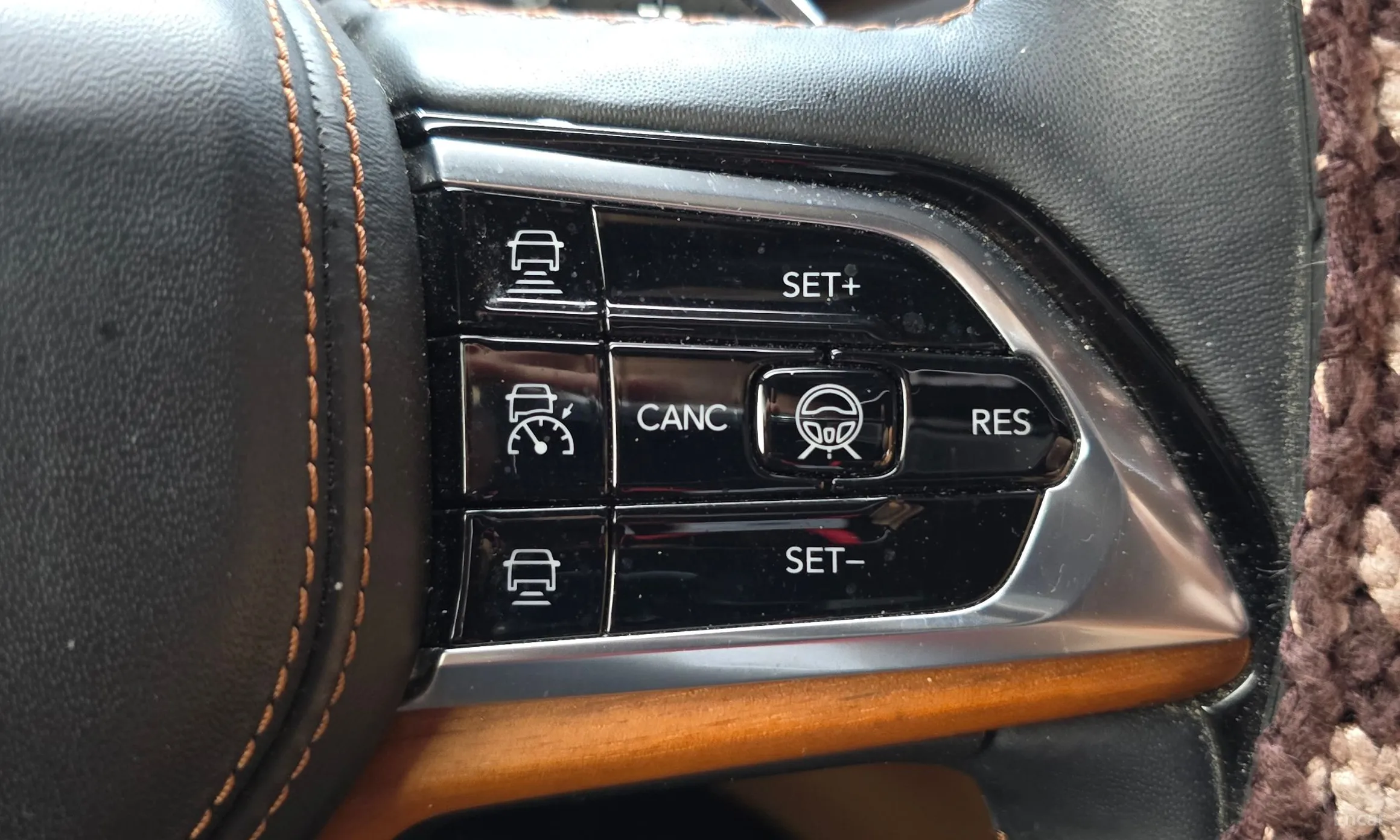 Jeep Grand Cherokee (WL) превью 17