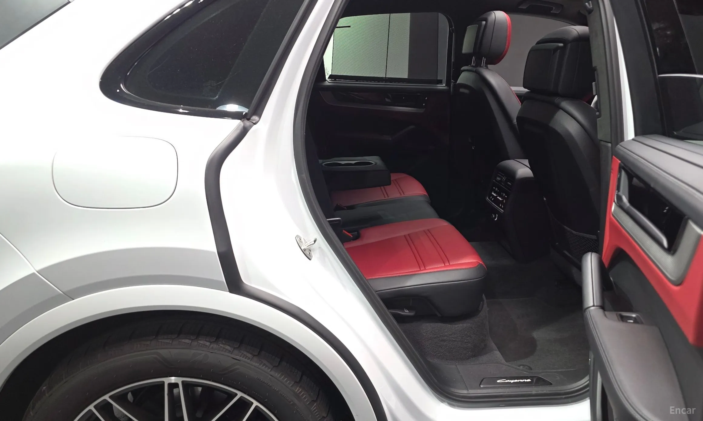 Porsche Cayenne (PO536) превью 12